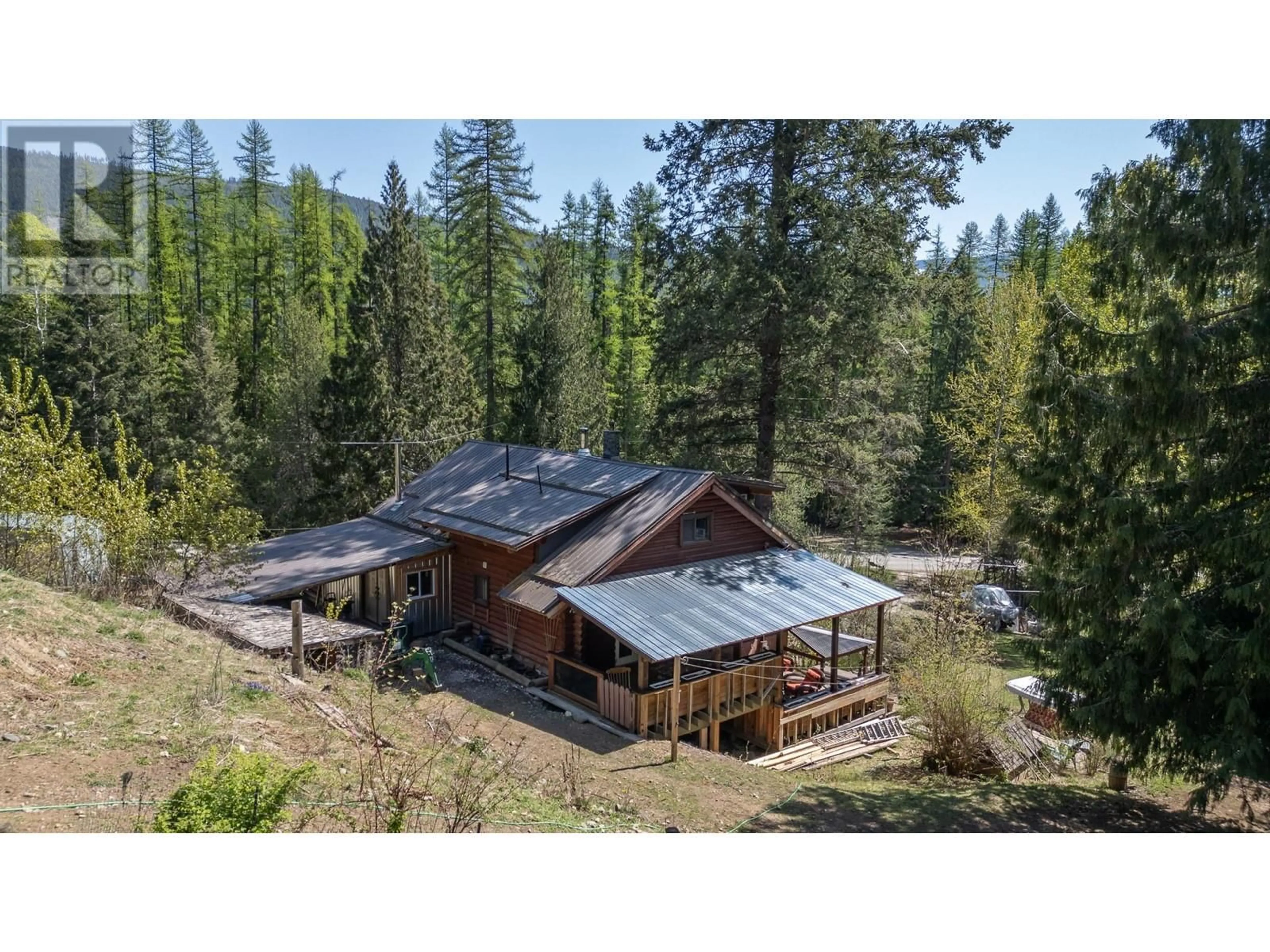 A pic from outside/outdoor area/front of a property/back of a property/a pic from drone, unknown for 1363 LAKEVIEW ARROW CREEK ROAD, Creston British Columbia V0B1G1