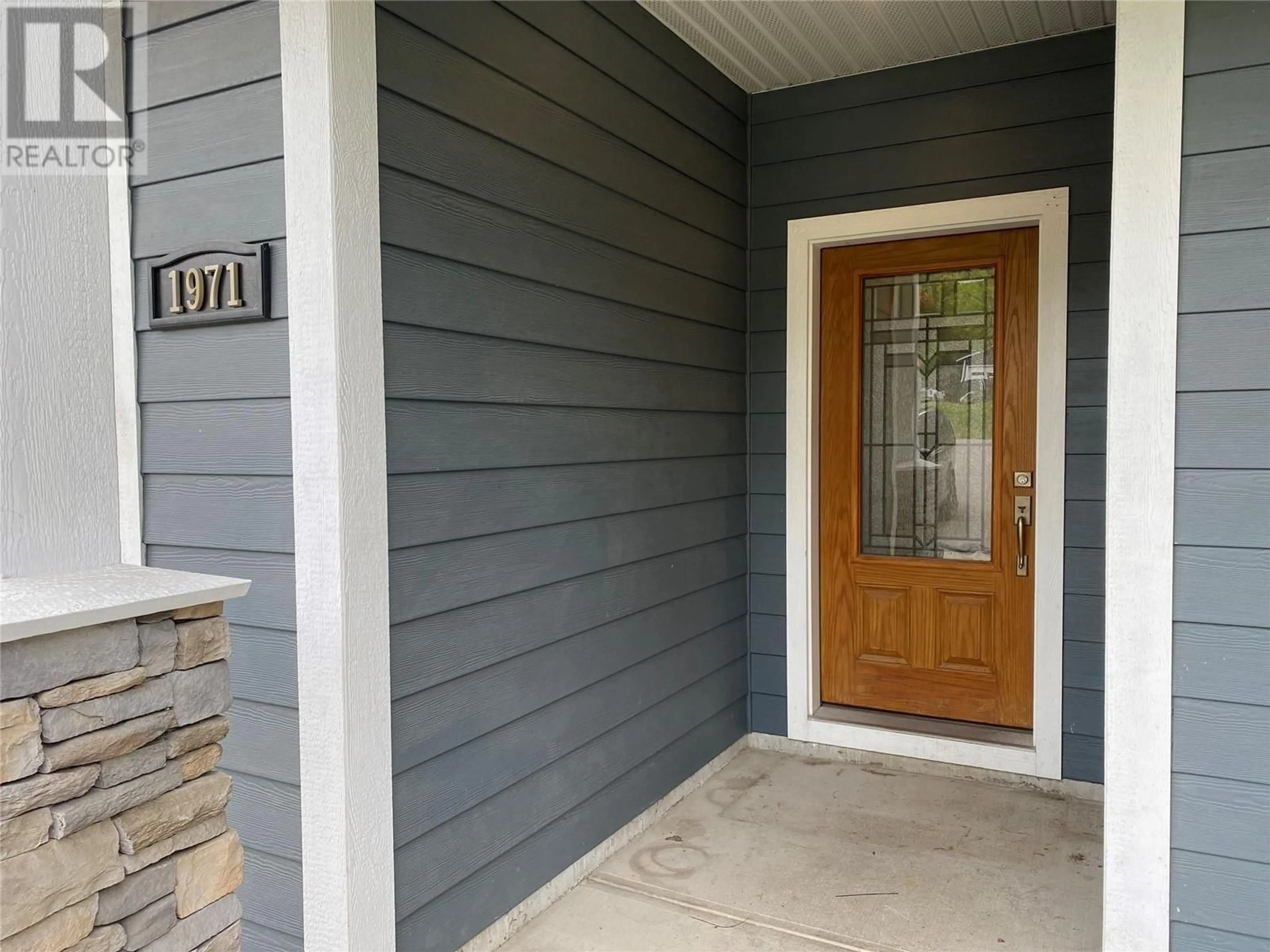 Indoor entryway for 1971 AUTO ROAD SOUTHEAST, Salmon Arm British Columbia V1E2J8