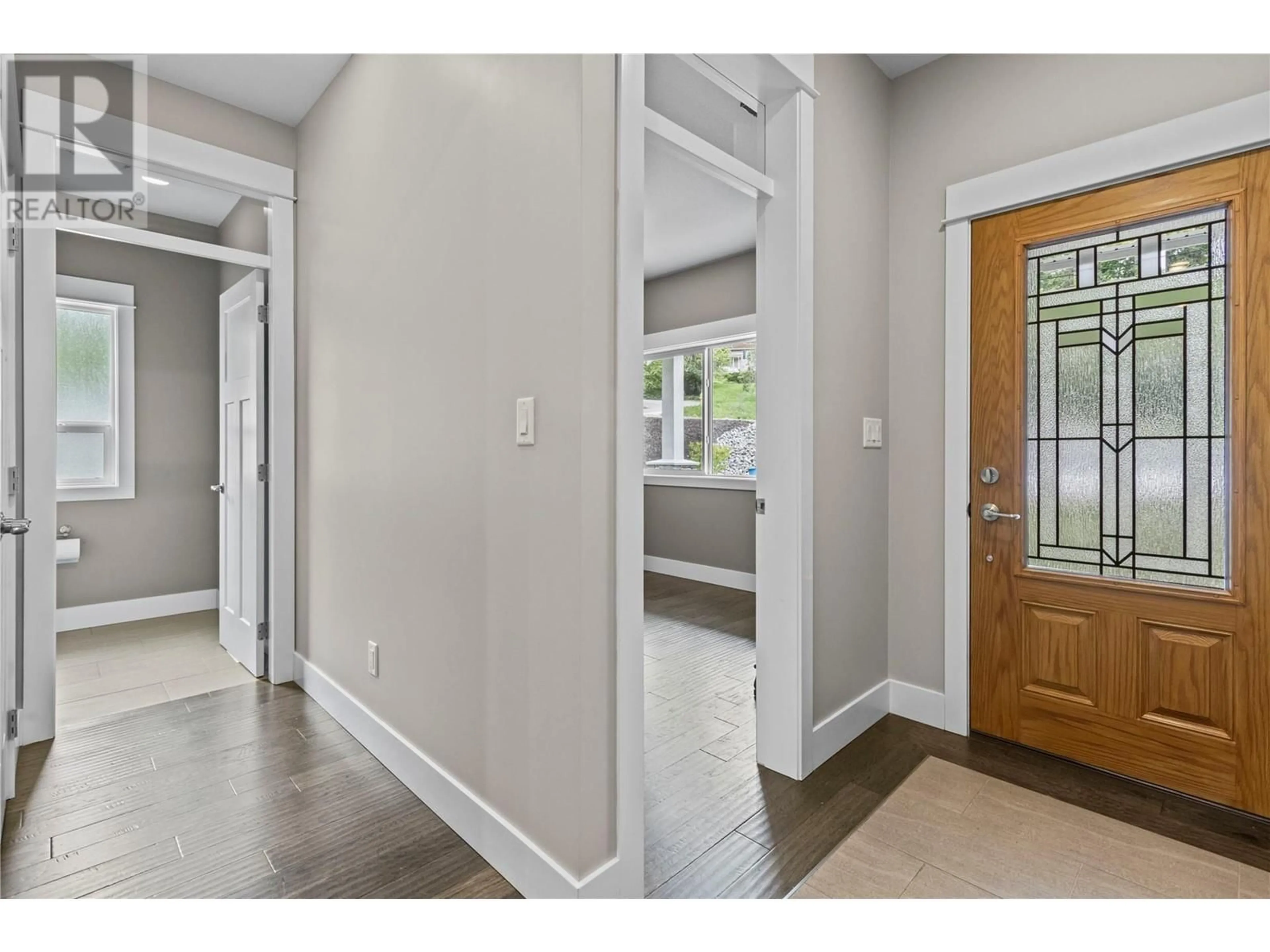 Indoor entryway for 1971 AUTO ROAD SOUTHEAST, Salmon Arm British Columbia V1E2J8
