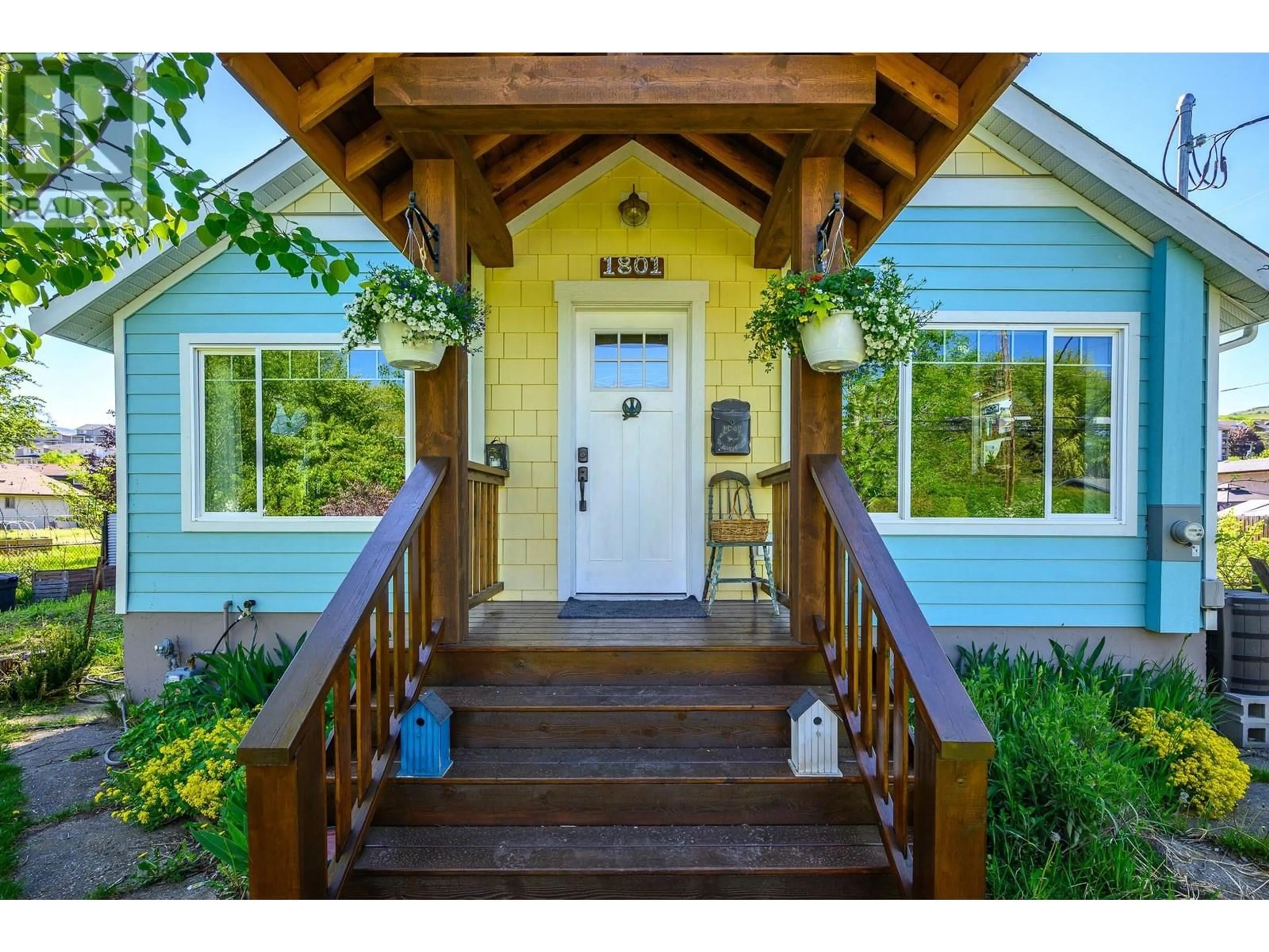Indoor entryway for 1801 43 STREET, Vernon British Columbia V1T6K7