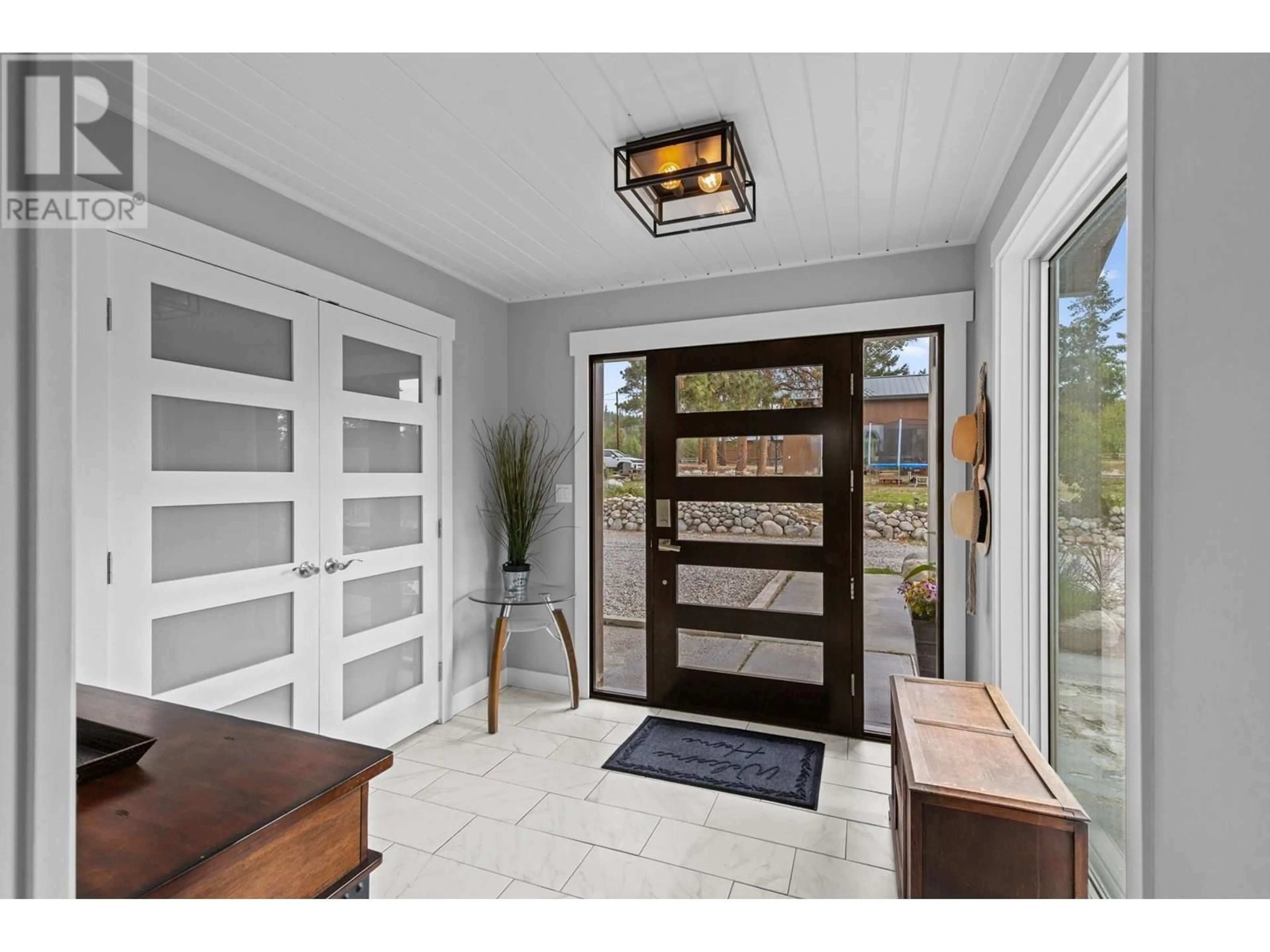 Indoor entryway for 20201 HIGHWAY 40 OTHER, Summerland British Columbia V0H1Z8