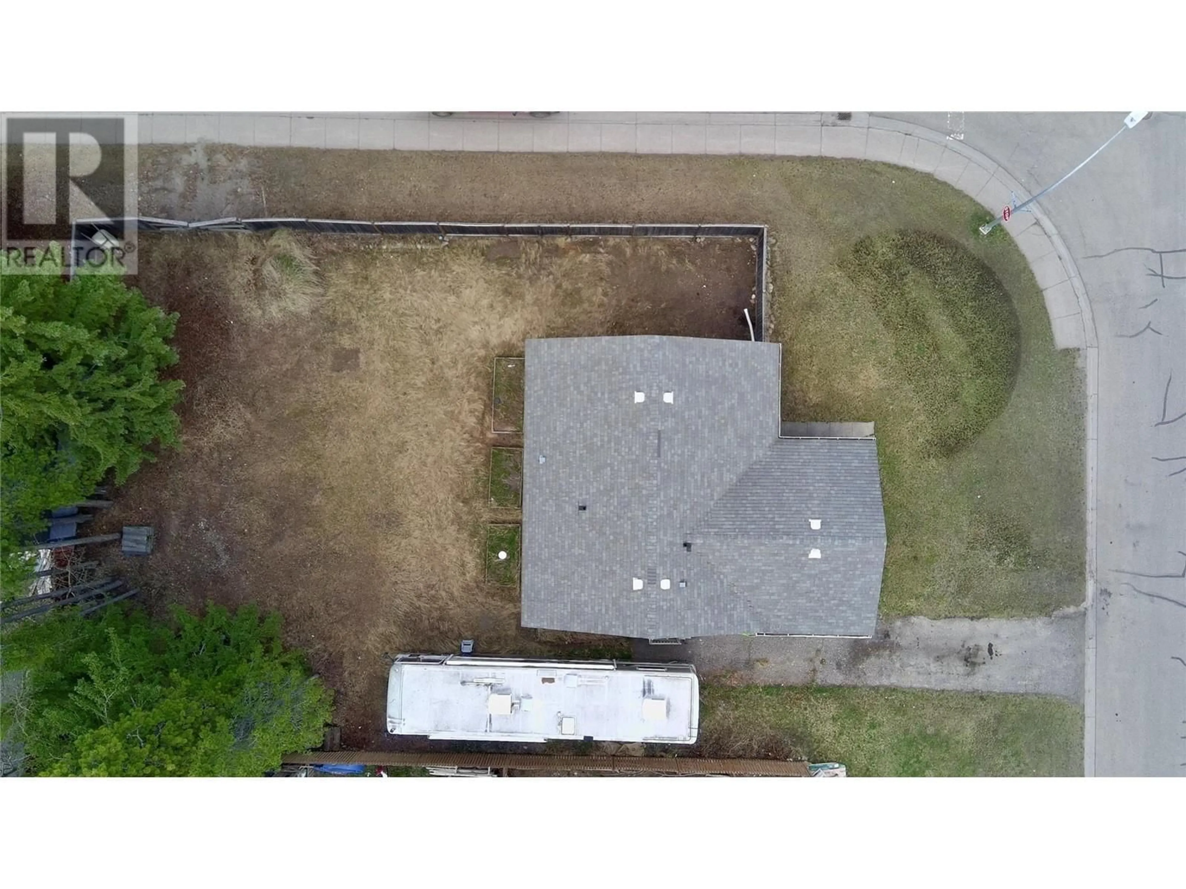 A pic from outside/outdoor area/front of a property/back of a property/a pic from drone, street for 140 SPRUCE AVENUE, Tumbler Ridge British Columbia V0C2W0