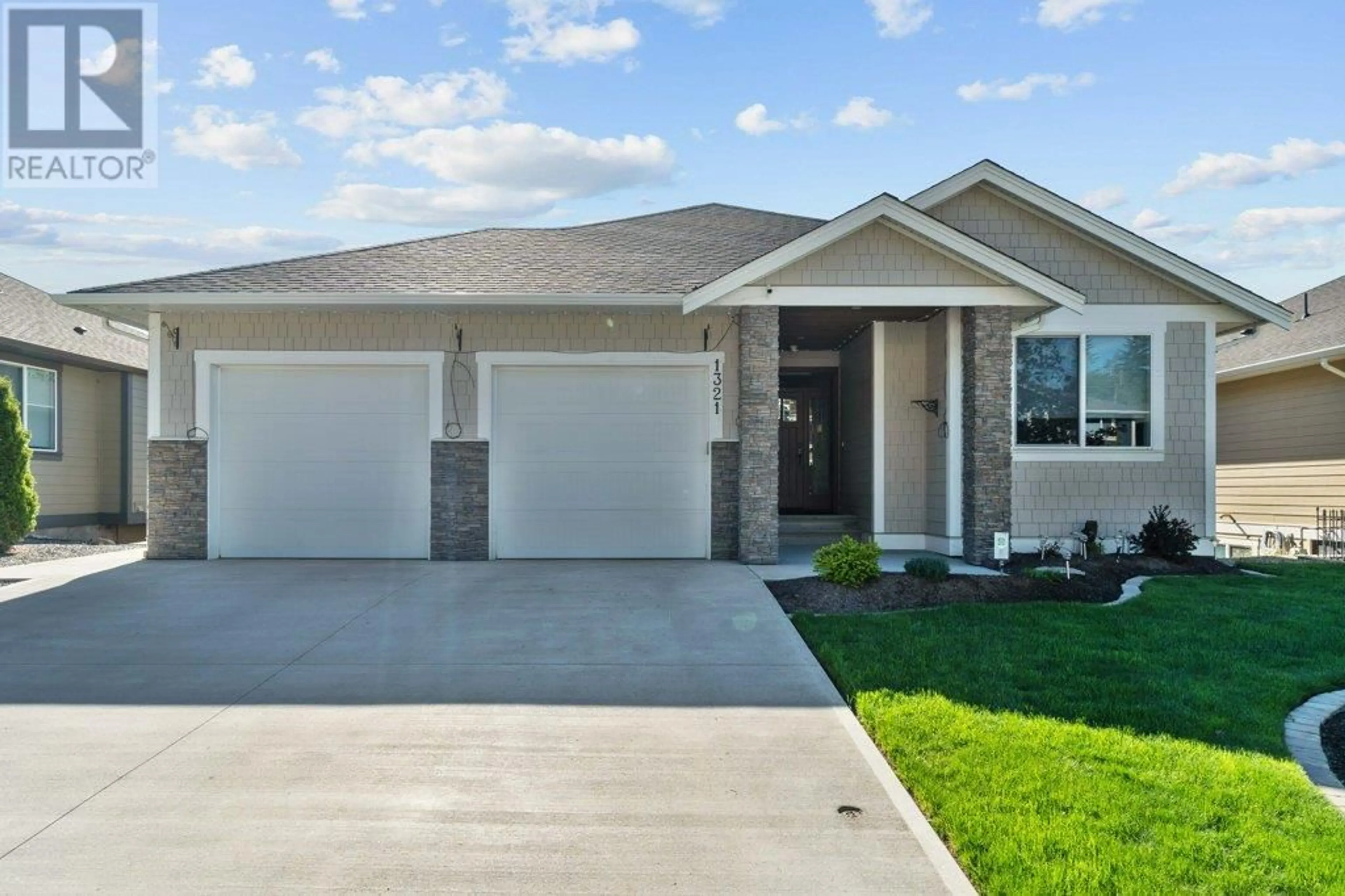 Home with vinyl exterior material, street for 1321 24 STREET SOUTHEAST, Salmon Arm British Columbia V1E0E3