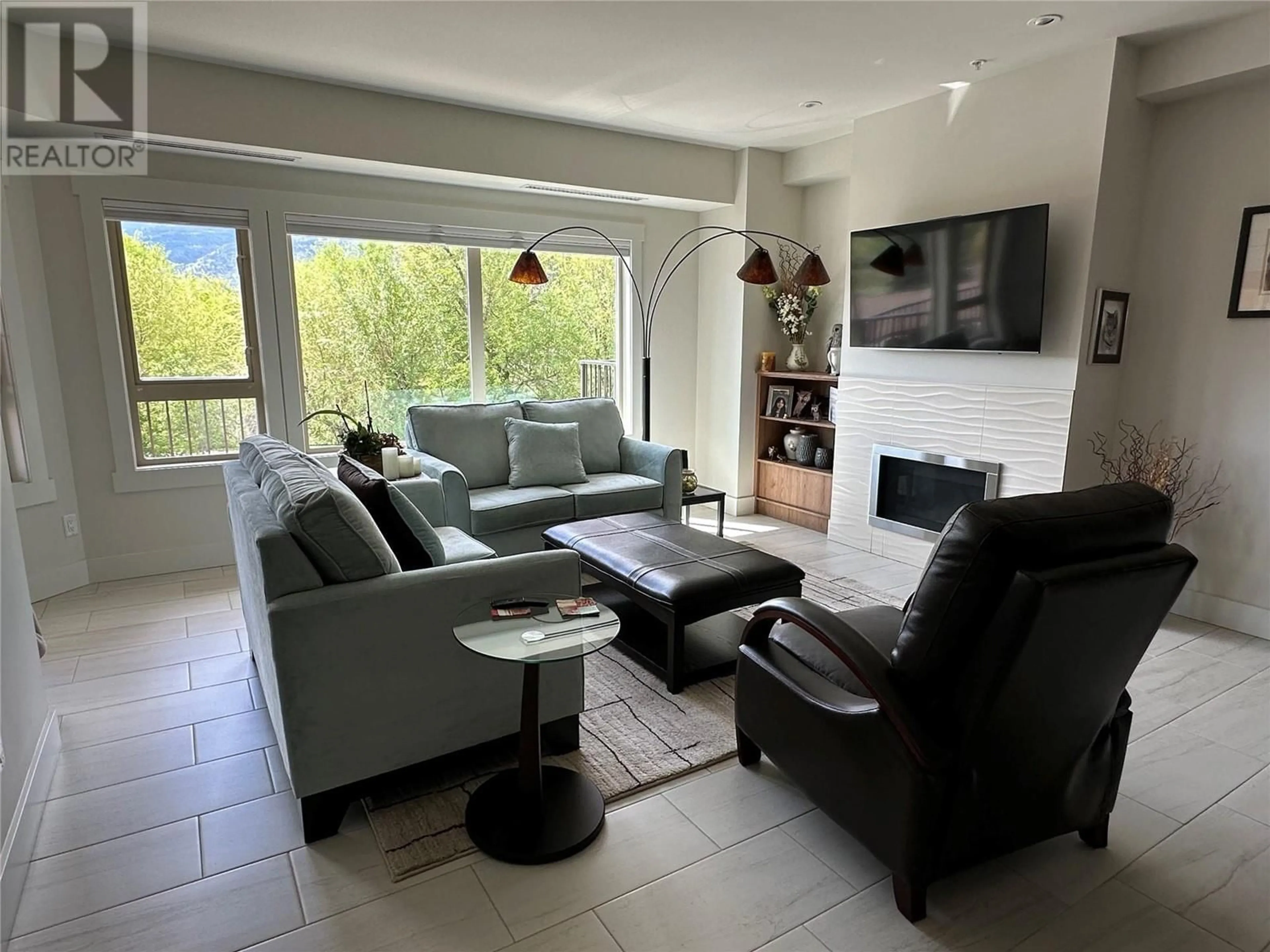 Living room with furniture, unknown for 204 - 301 MCKINNEY ROAD, Oliver British Columbia V0H1T0