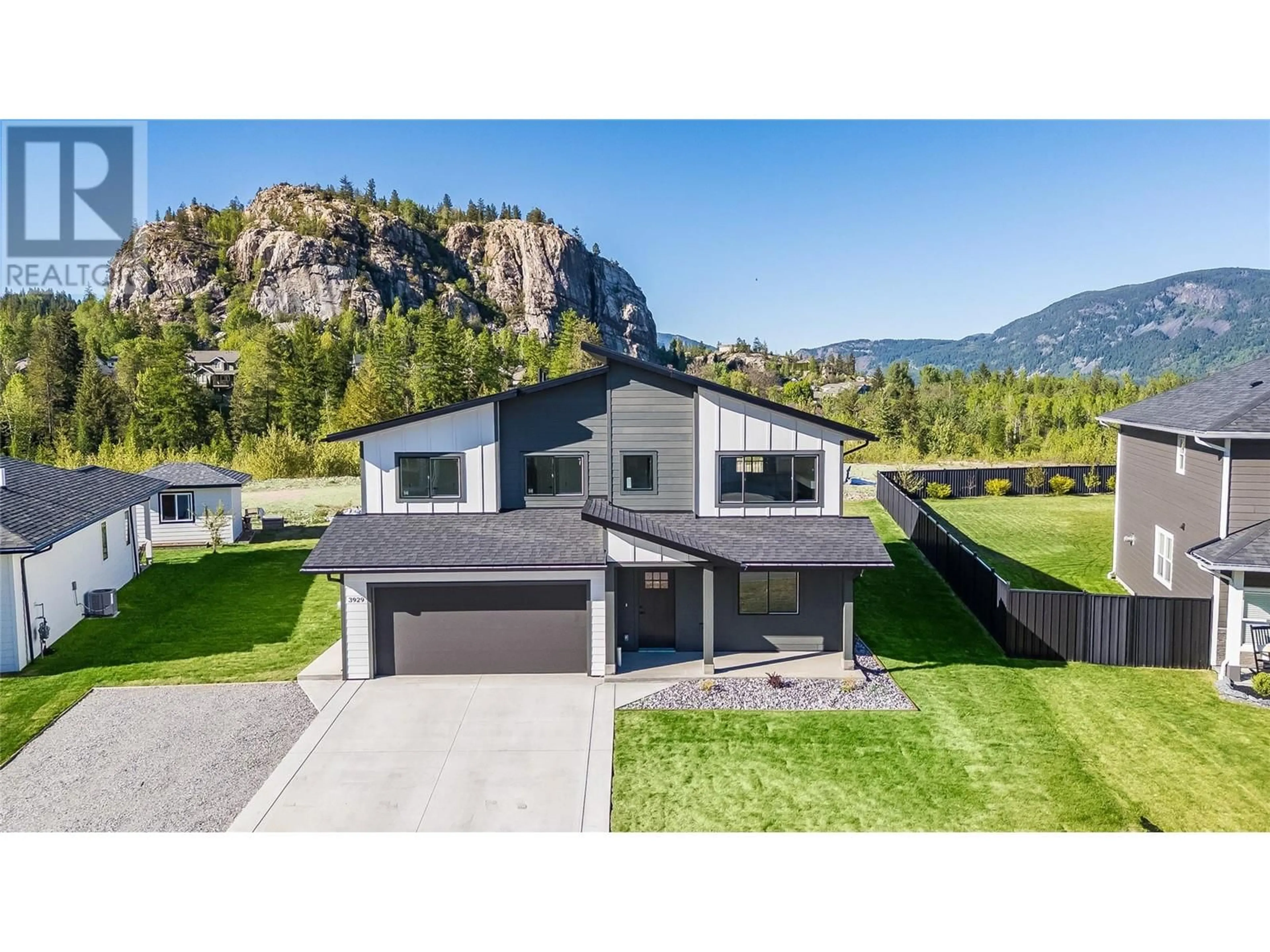 A pic from outside/outdoor area/front of a property/back of a property/a pic from drone, mountain view for 3929 GRANDVIEW DRIVE, Castlegar British Columbia V1N4X9