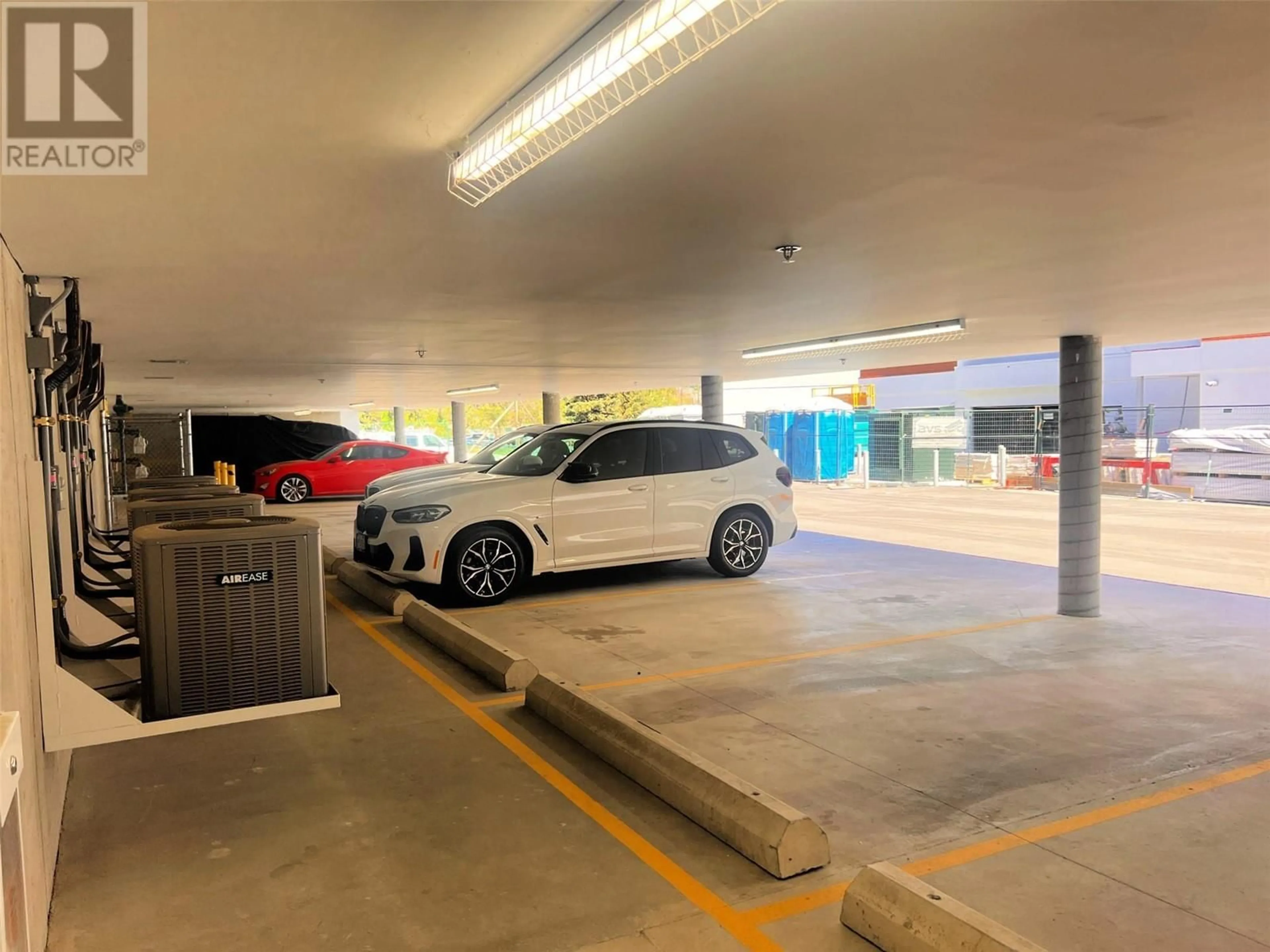 Parking for 204 - 13415 LAKESHORE DRIVE, Summerland British Columbia V0H1Z1