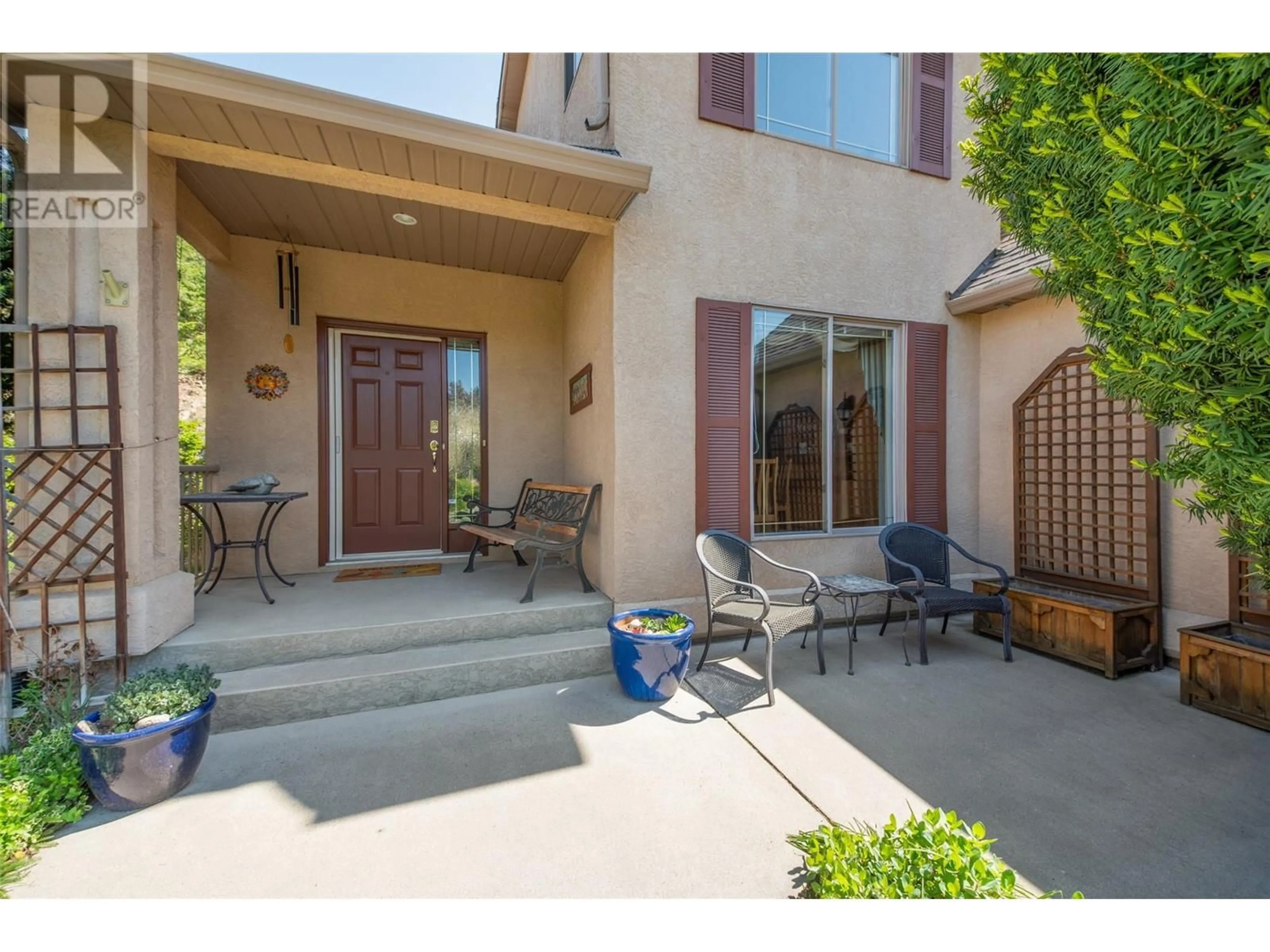 Patio, street for 1051 CHILCOTIN CRESCENT, Kelowna British Columbia V1V2L7