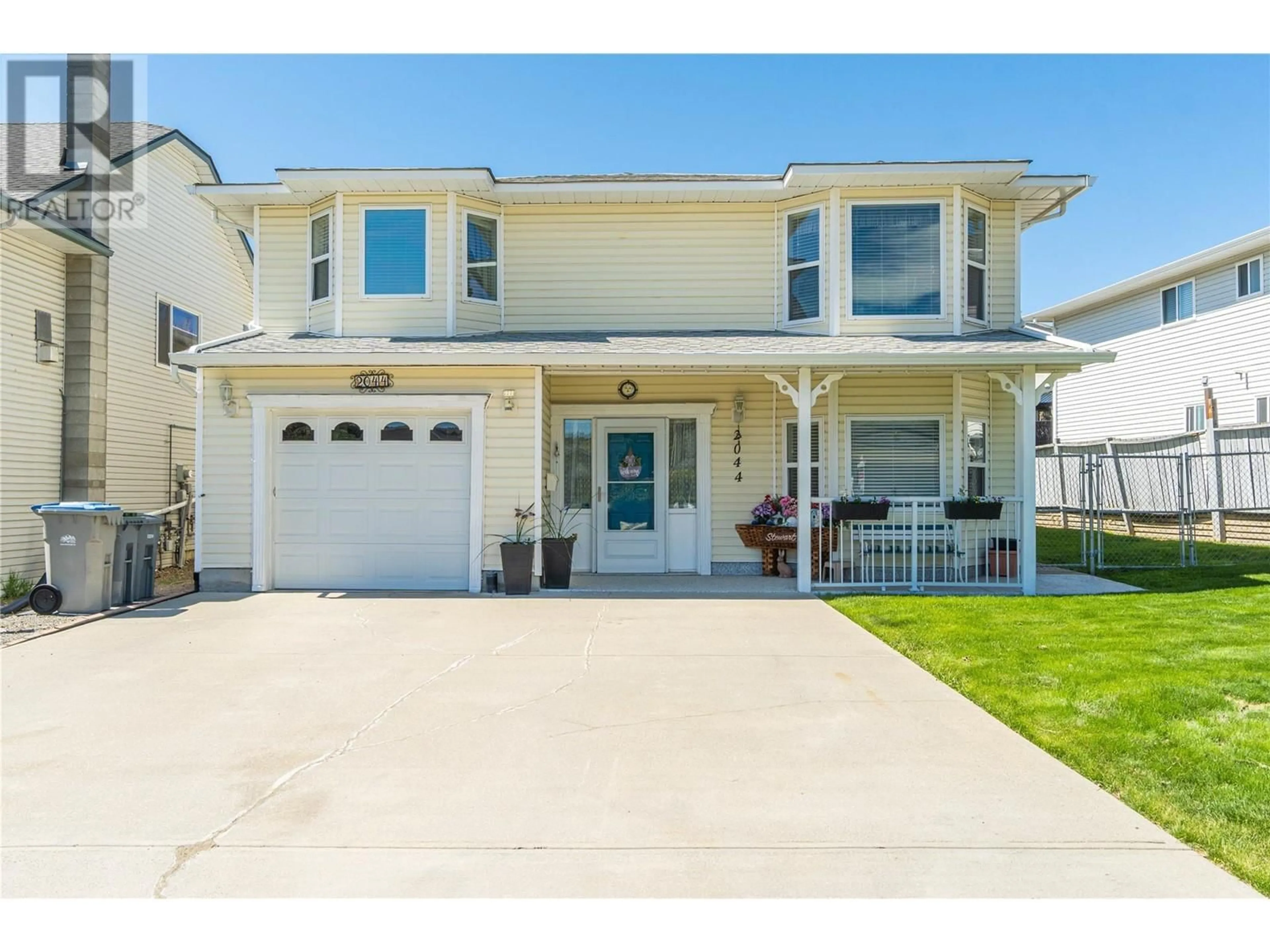 Home with vinyl exterior material, street for 2044 MONTEITH DRIVE, Kamloops British Columbia V2E2G5