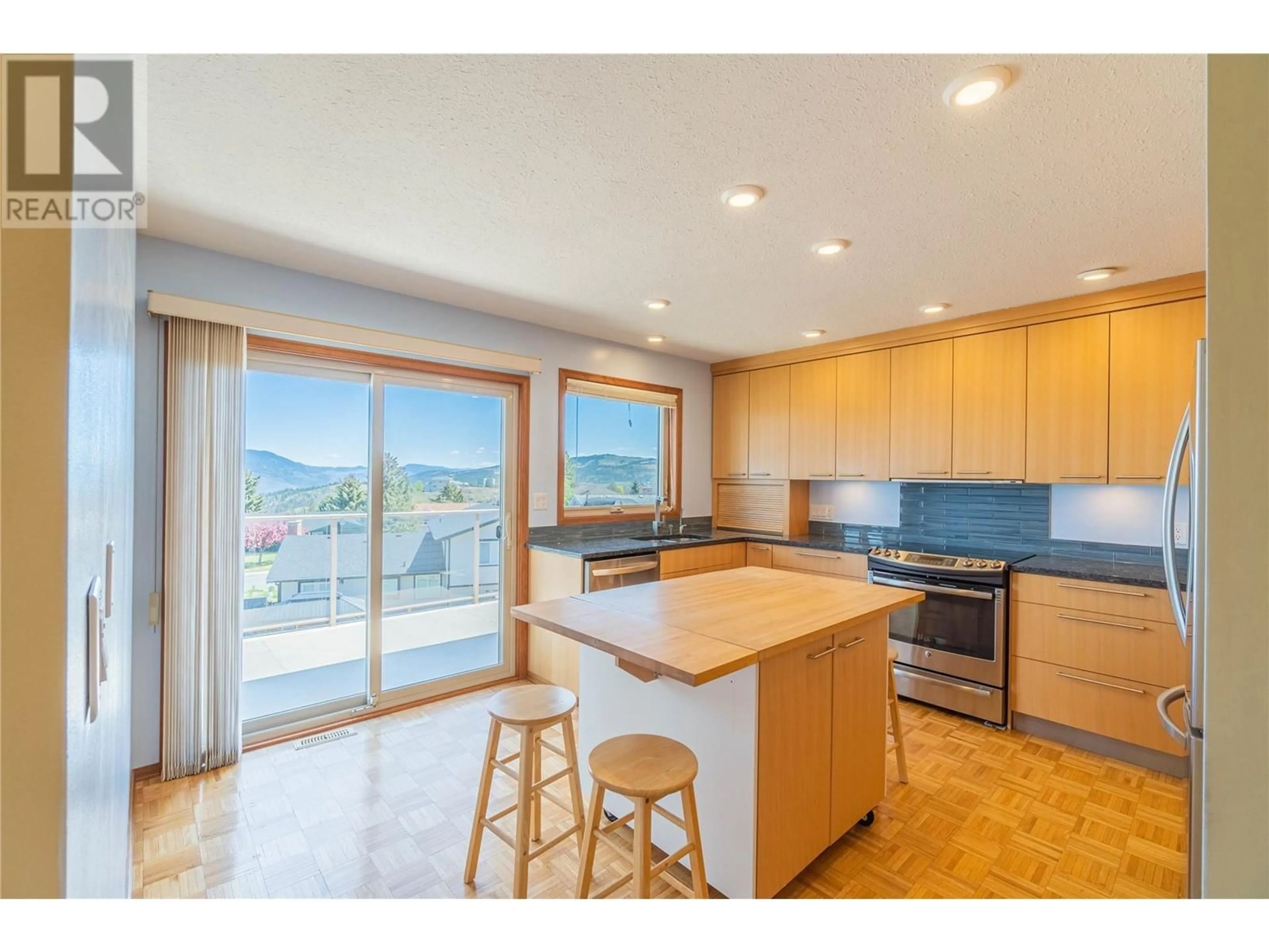 Open concept kitchen, unknown for 2163 GARYMEDE DRIVE, Kamloops British Columbia V1S1K8