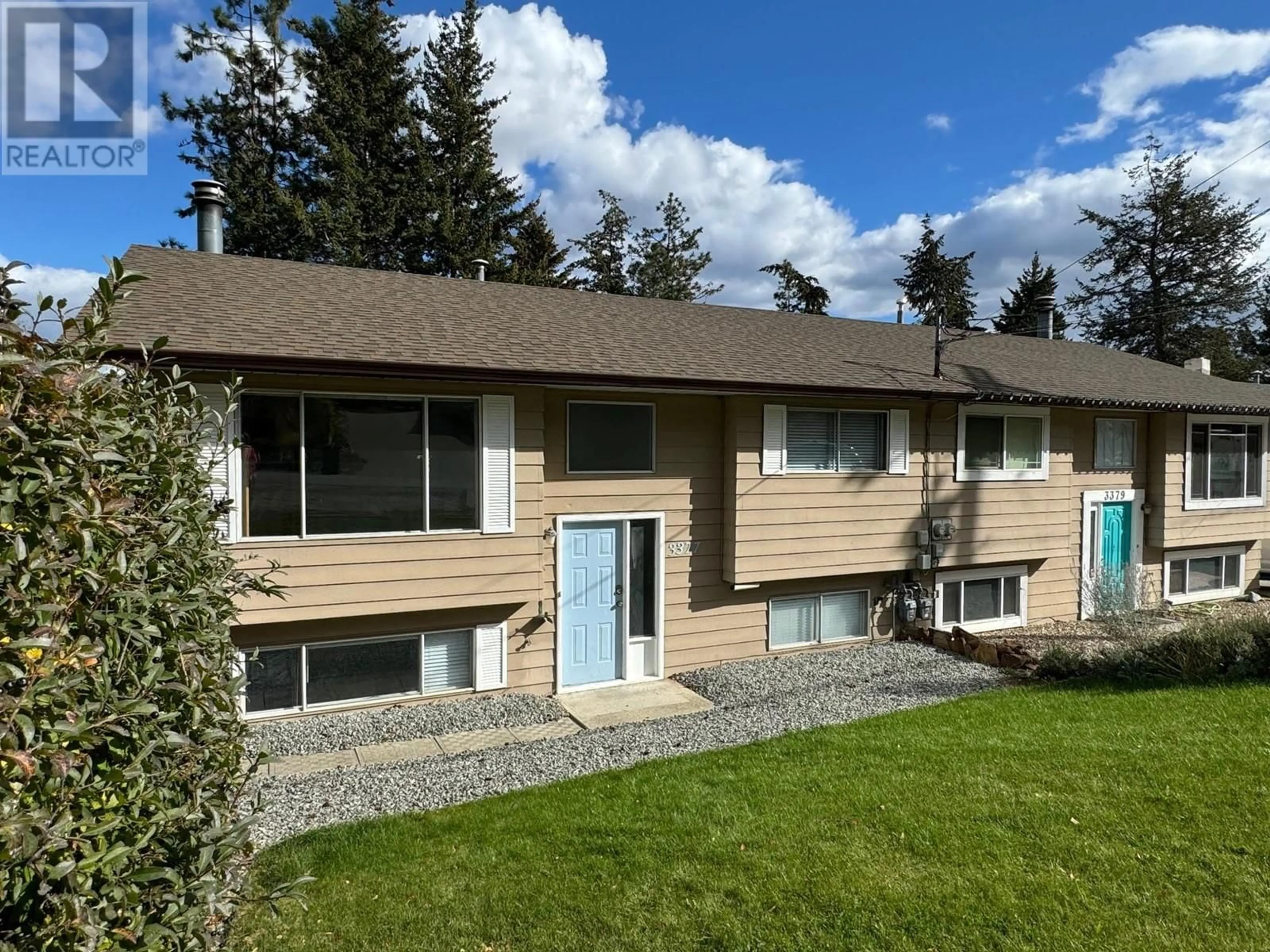 Home with vinyl exterior material, mountain view for 3377 MCIVER ROAD, West Kelowna British Columbia V4T1H7