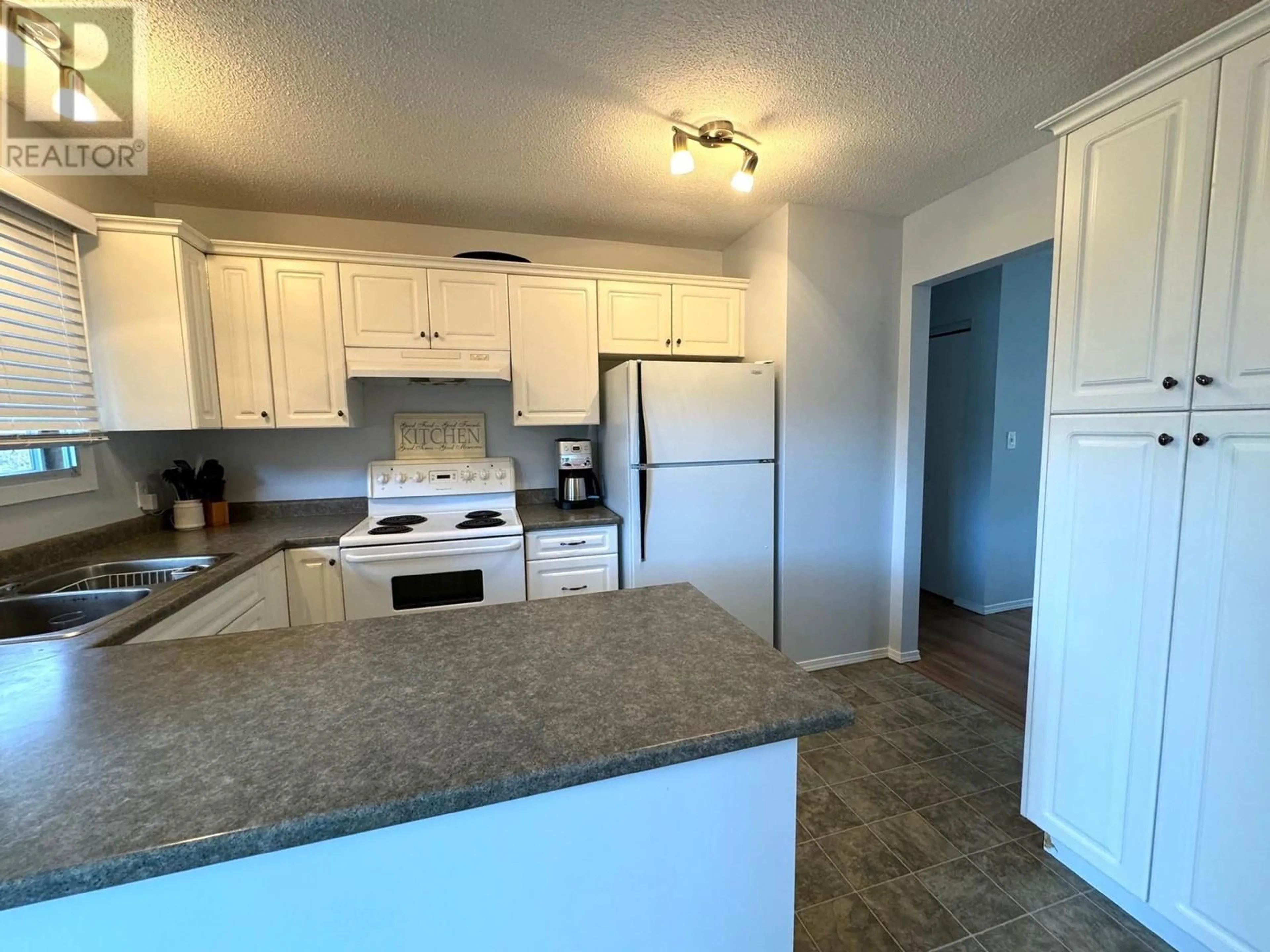 Standard kitchen, unknown for 3377 MCIVER ROAD, West Kelowna British Columbia V4T1H7