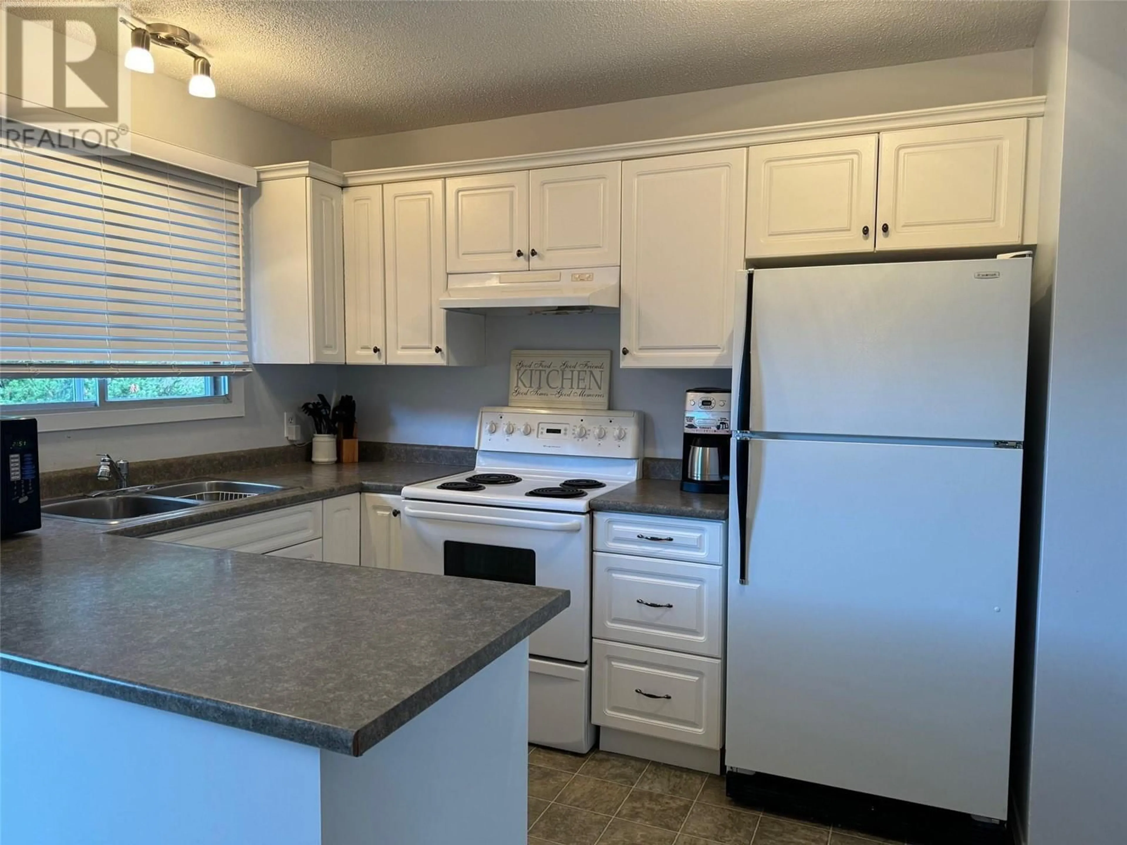 Standard kitchen, unknown for 3377 MCIVER ROAD, West Kelowna British Columbia V4T1H7