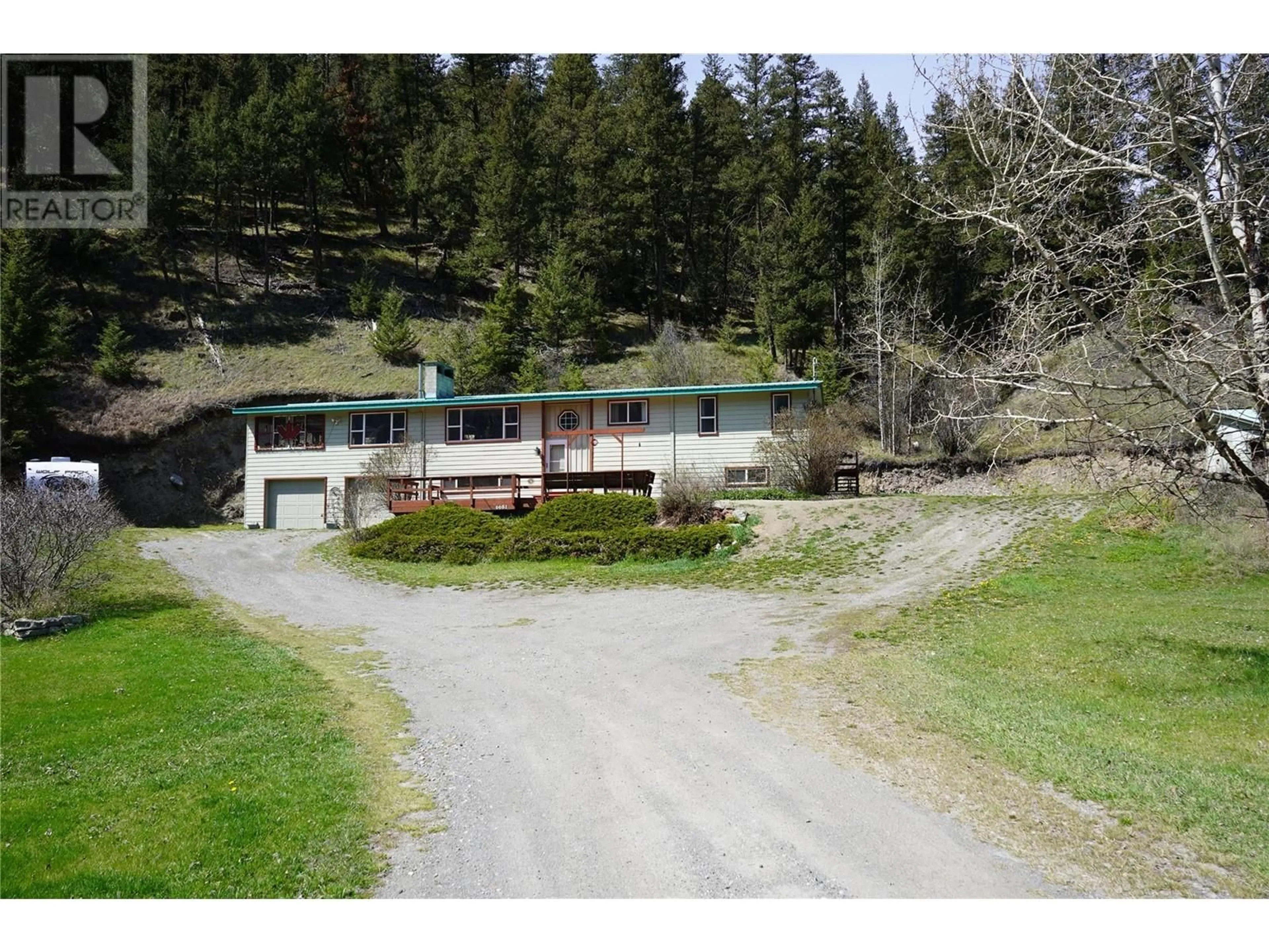 A pic from outside/outdoor area/front of a property/back of a property/a pic from drone, unknown for 6681 26 MILE FRONTAGE ROAD, Clinton British Columbia V0k1k0