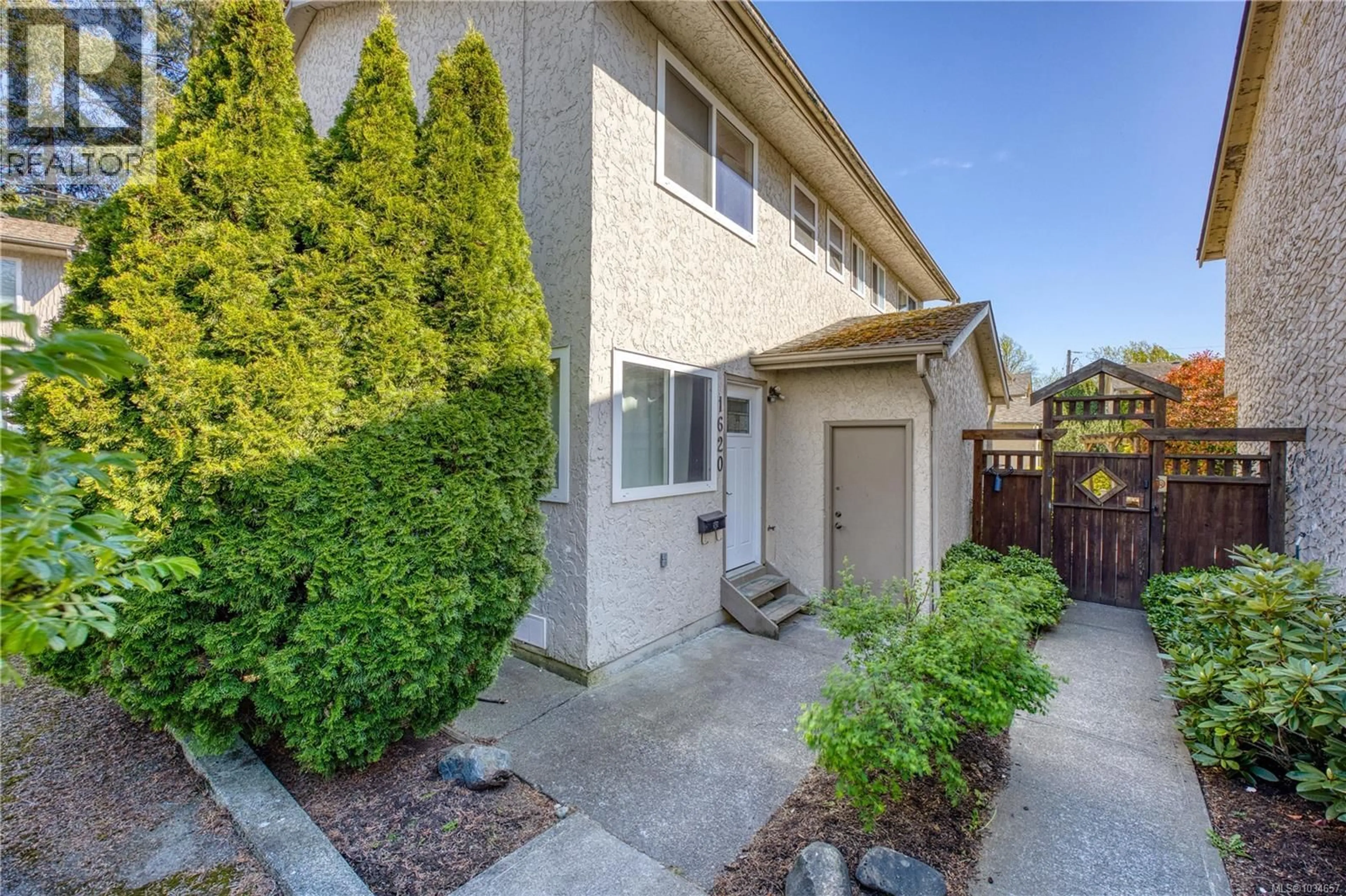 Patio, street for 1620 FULLER STREET, Nanaimo British Columbia V9S1B1