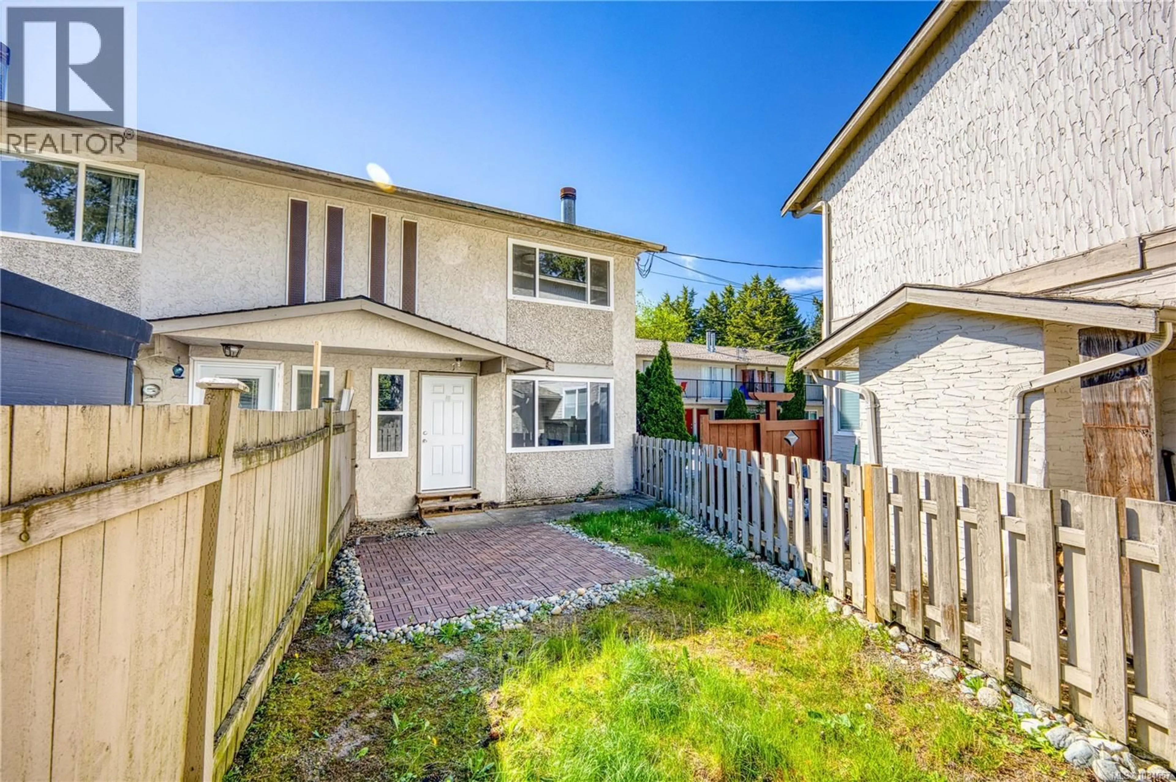 Patio, street for 1620 FULLER STREET, Nanaimo British Columbia V9S1B1