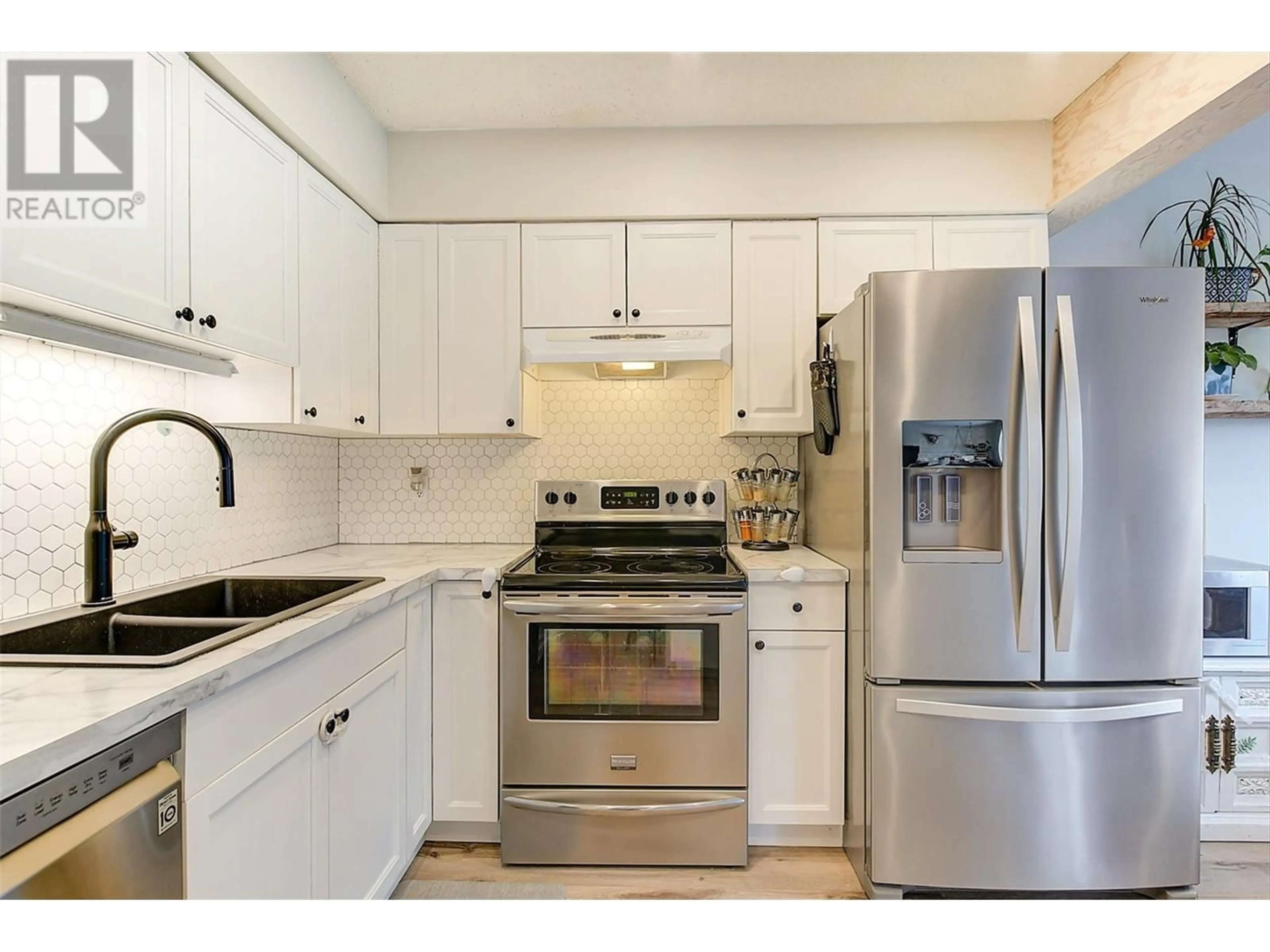 Standard kitchen, unknown for 2937 MCALLISTER ROAD, West Kelowna British Columbia V4T1G8