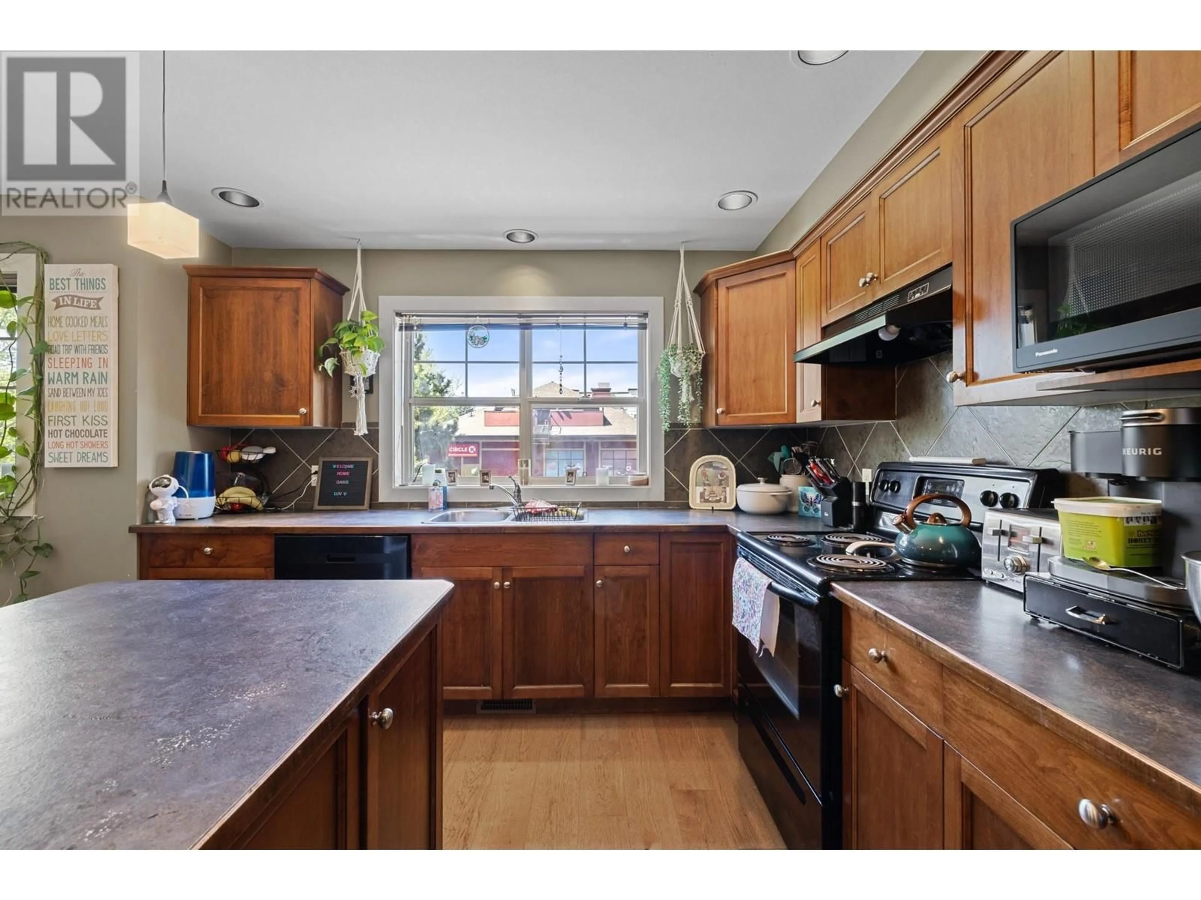 Standard kitchen, unknown for 2 - 146 MCCURDY ROAD, Kelowna British Columbia V1X8B1