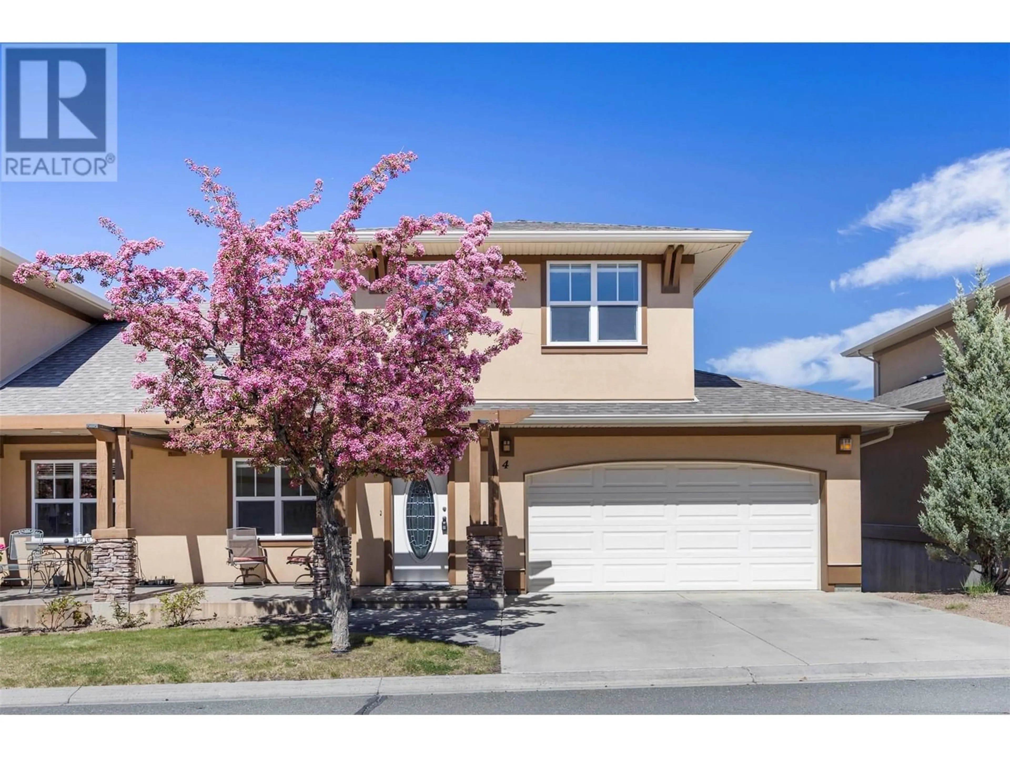 Home with vinyl exterior material, street for 4 - 1055 ABERDEEN DRIVE, Kamloops British Columbia V1S2A7