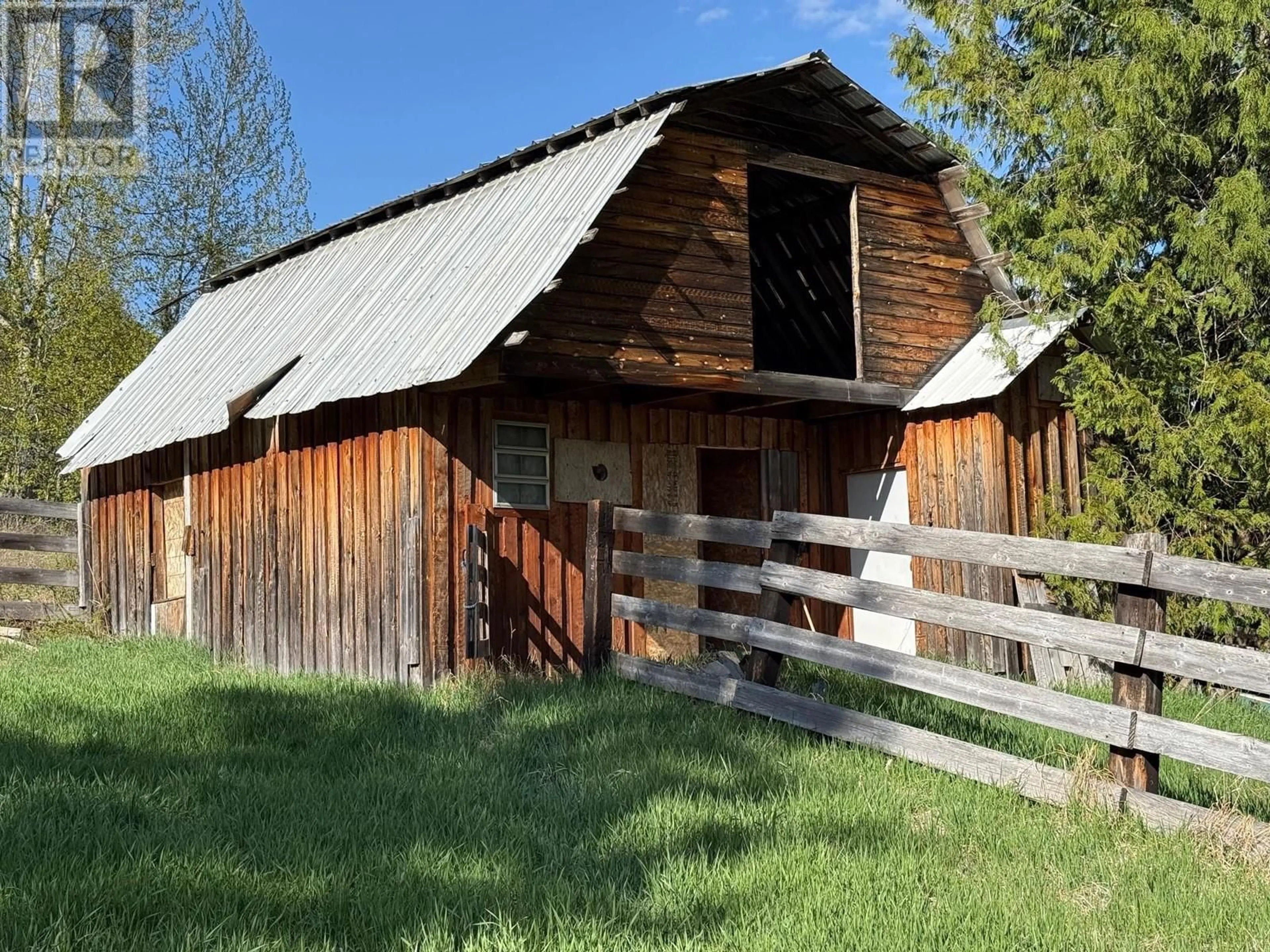 Shed for 3437 YELLOWHEAD HIGHWAY, Vavenby British Columbia V0E3A0
