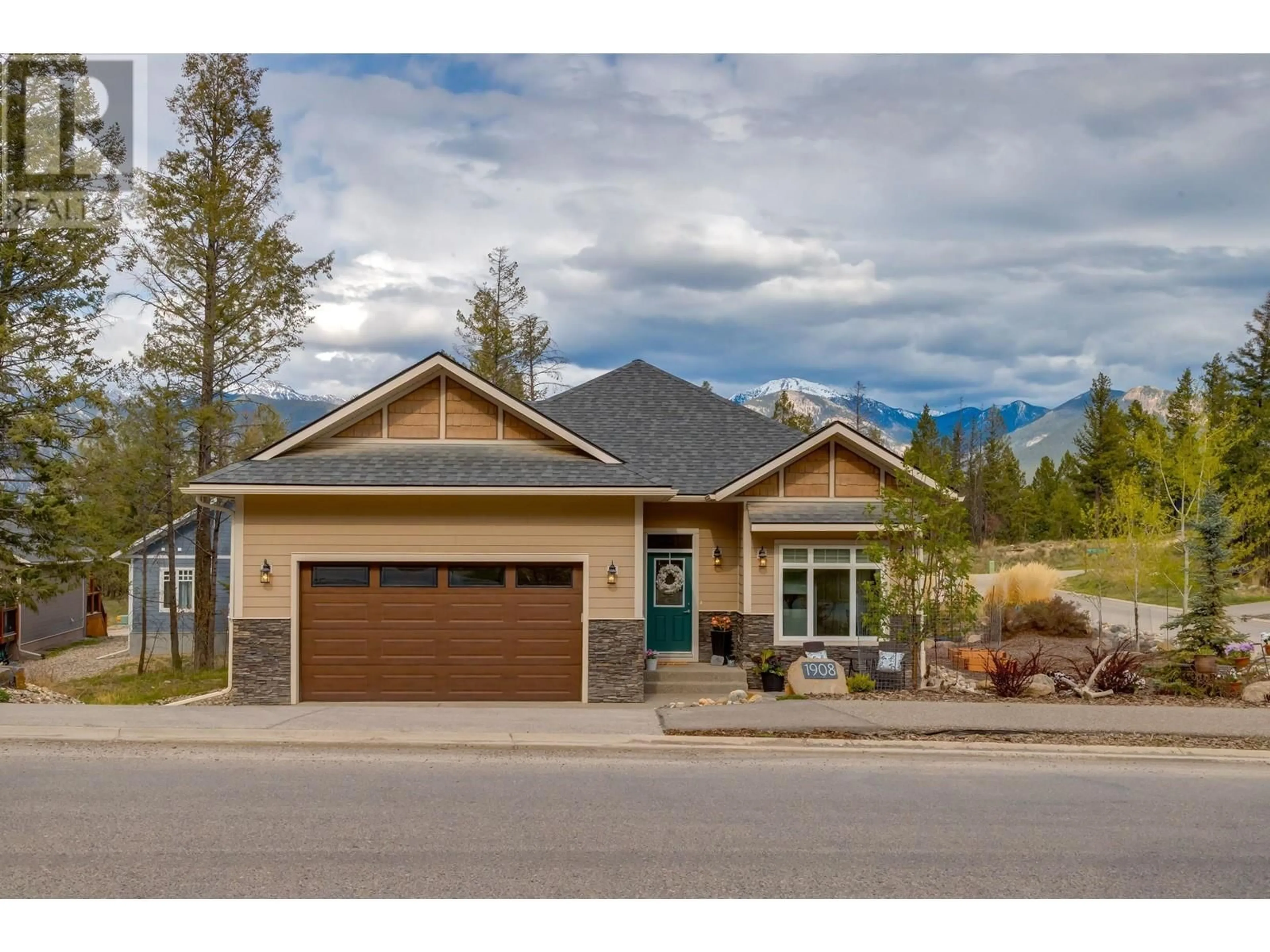 Home with vinyl exterior material, unknown for 1908 PINERIDGE MOUNTAIN RUN OTHER, Invermere British Columbia V0A1K4