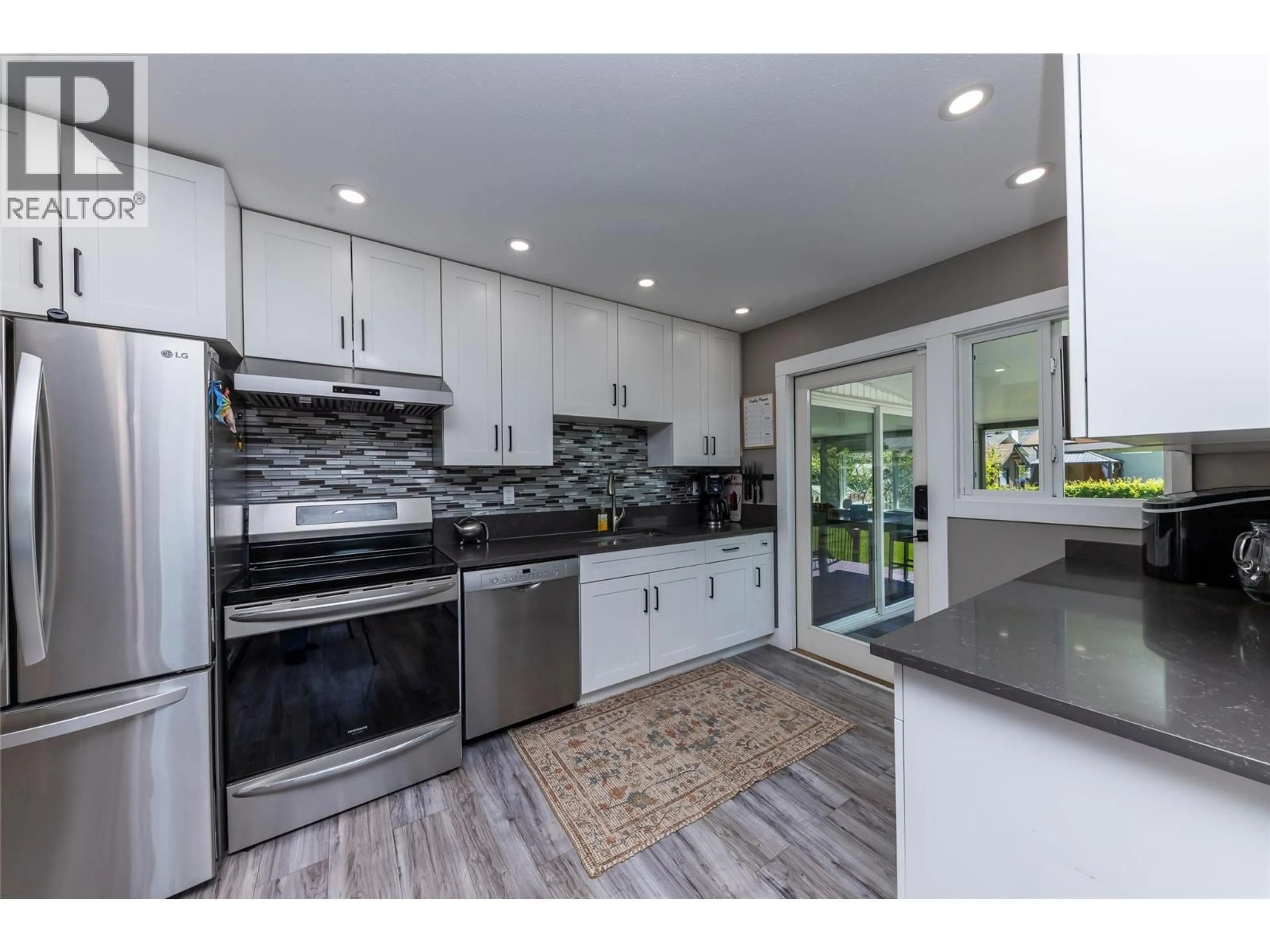 Open concept kitchen, unknown for 2275 BONNIE PLACE, Kamloops British Columbia V2B4Y8