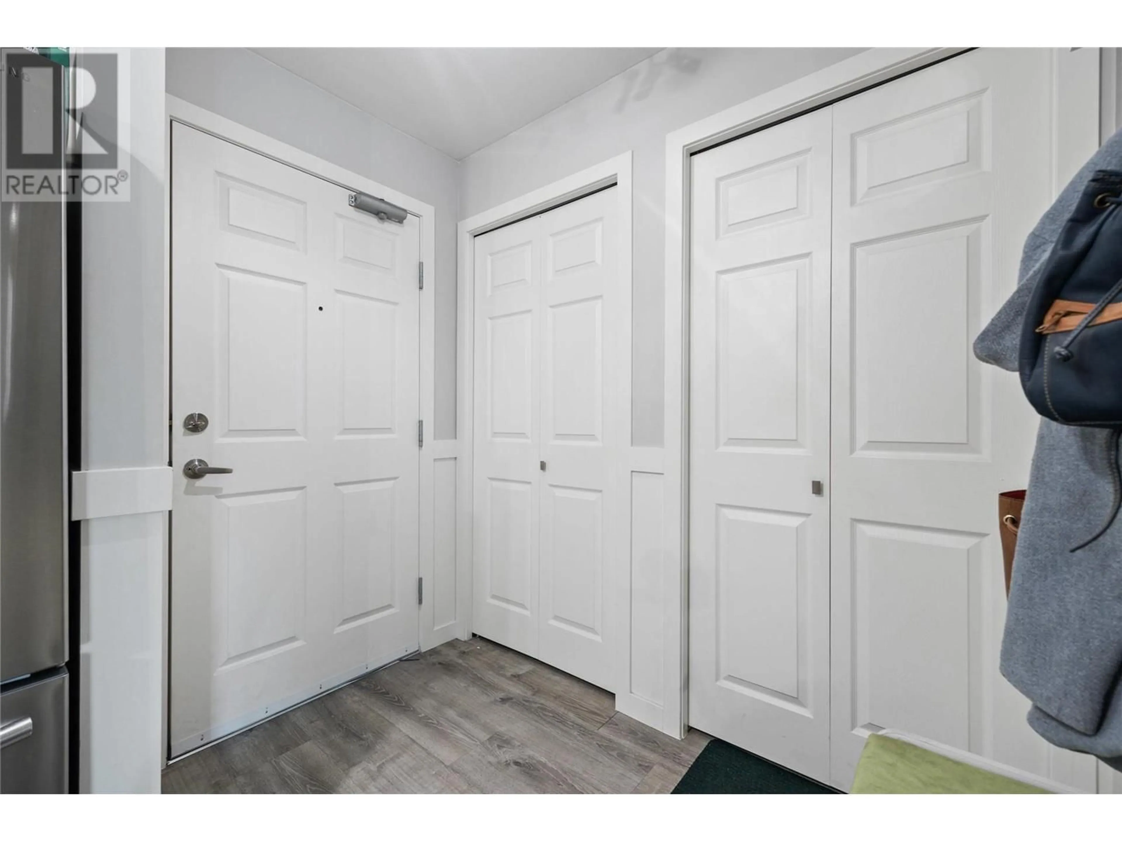 Indoor entryway for 311 - 135 ZIPRICK ROAD, Kelowna British Columbia V1X8B2