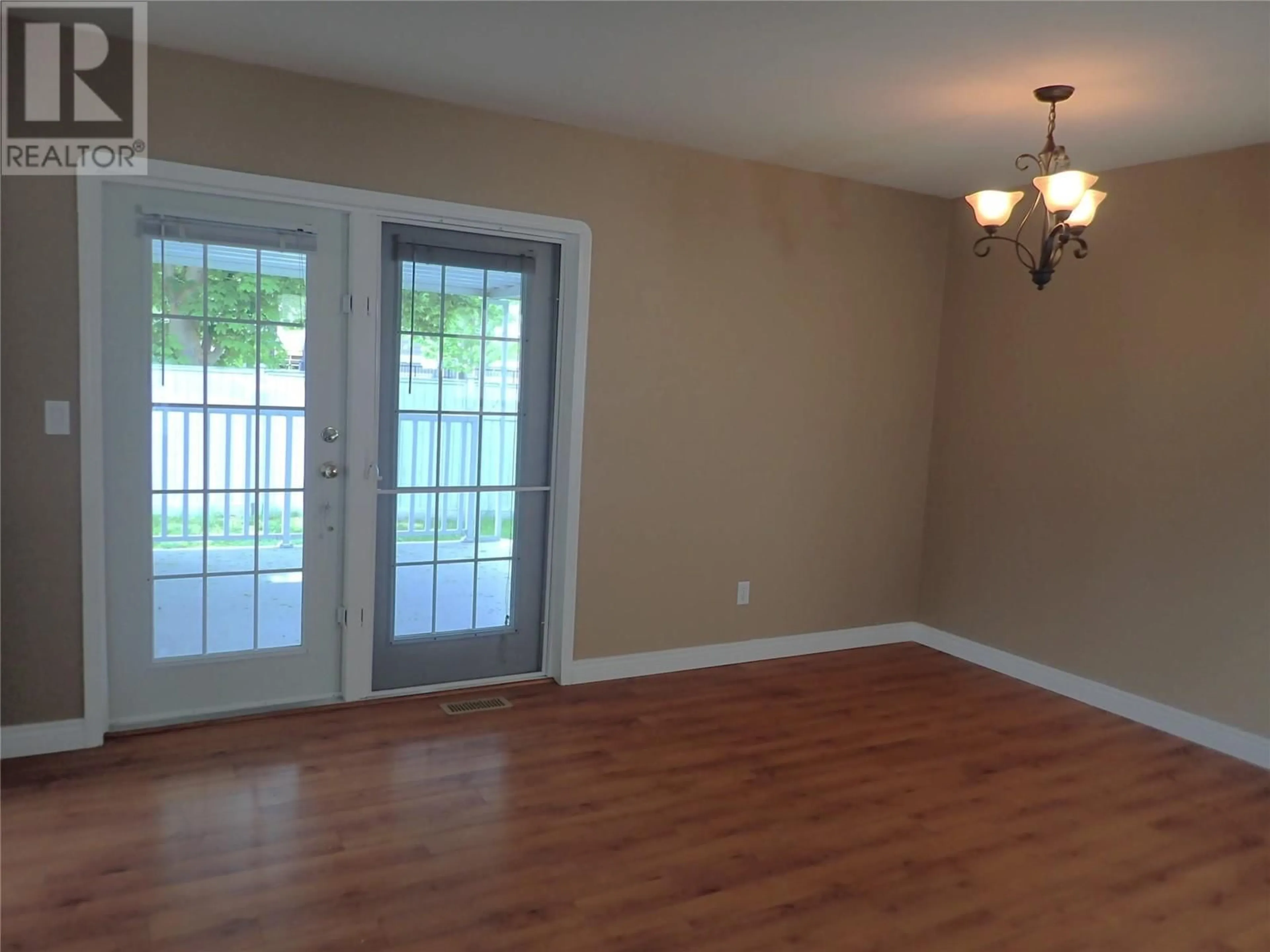 A pic of a room for 298 DRYSDALE BOULEVARD, Kelowna British Columbia V1V1P5