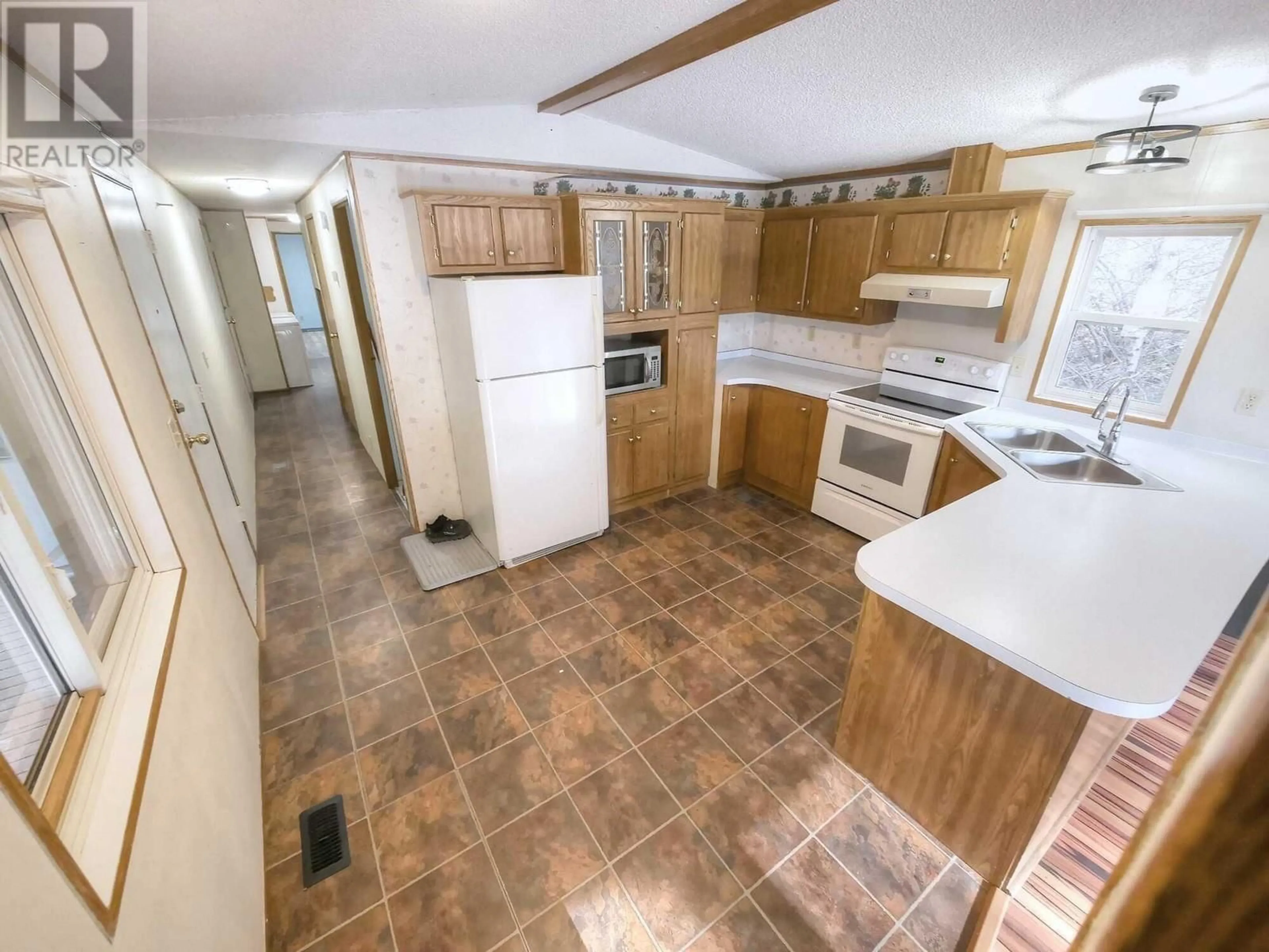 Standard kitchen, unknown for 4320 LOWER WYNNDEL ROAD, Wynndel British Columbia V0B2N1