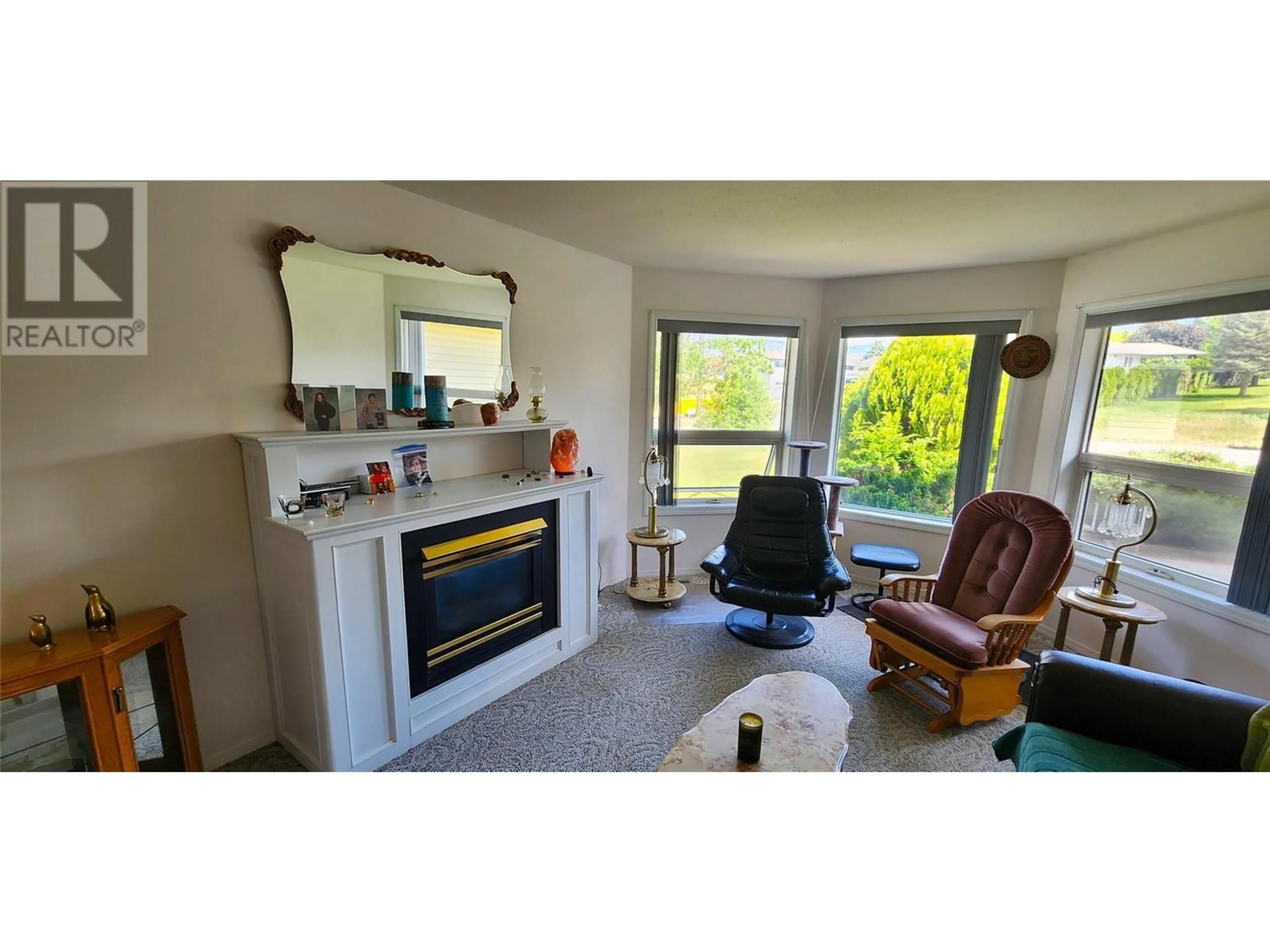 A pic of a room for 860 EVENINGSTAR CRESCENT, Oliver British Columbia V0H1T0