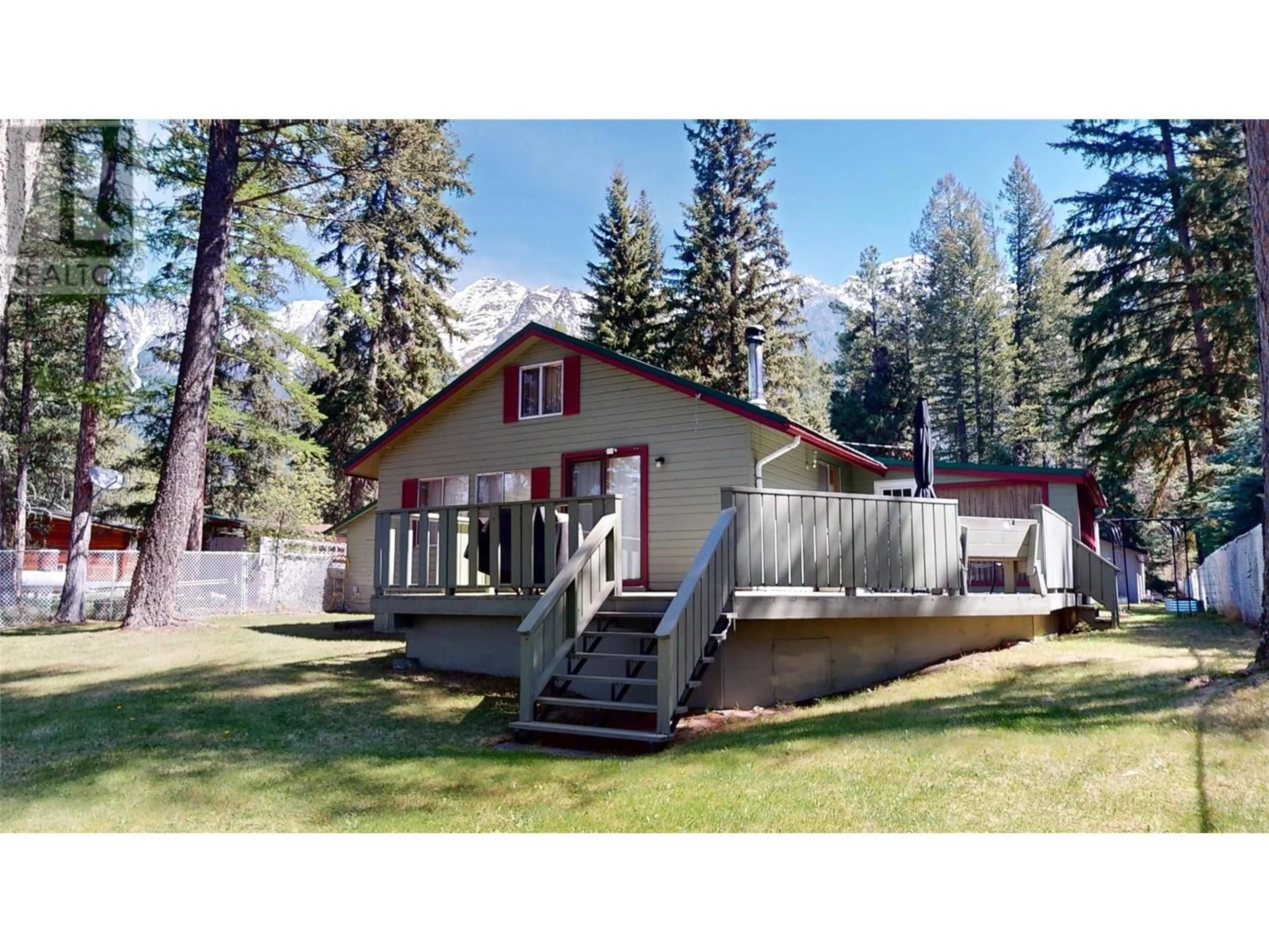 Home with vinyl exterior material, unknown for 2401 GARBUTTS LAKE ROAD, Fort Steele British Columbia V0B2J0