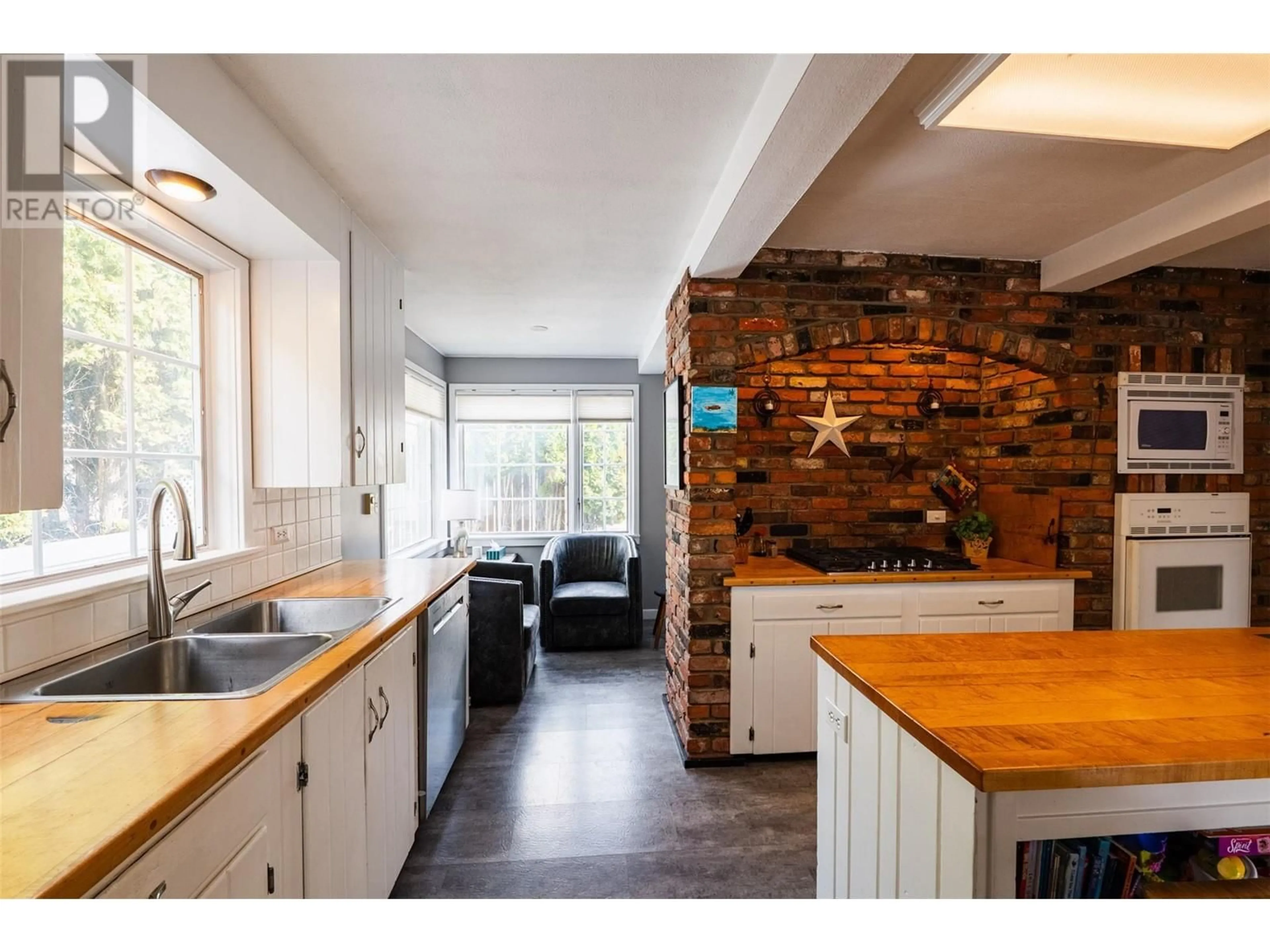 Open concept kitchen, unknown for 707 COTTONWOOD STREET, Nelson British Columbia V1L3V8