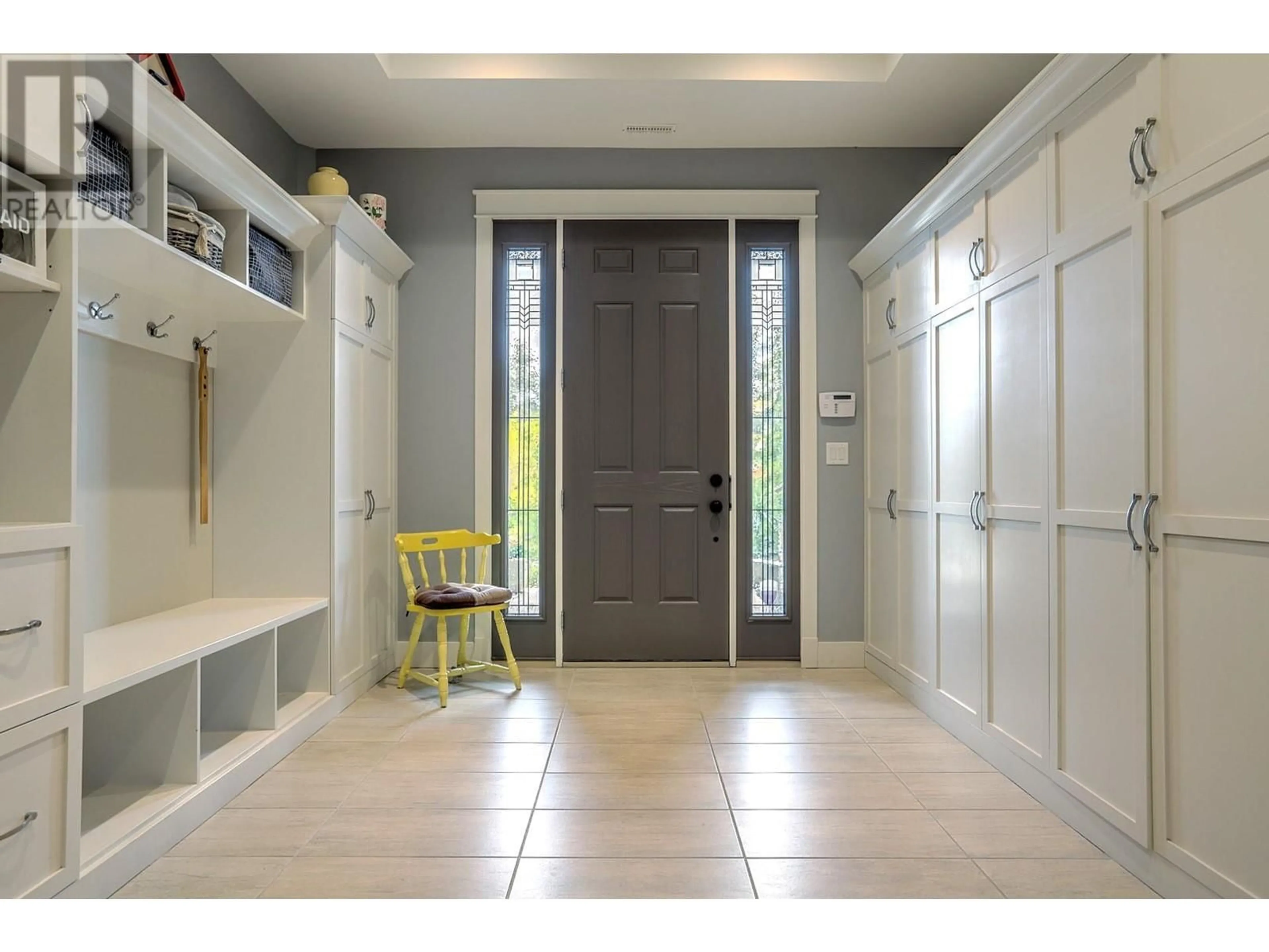 Indoor entryway for 14197 JUNIPER DRIVE, Coldstream British Columbia V1B2E5
