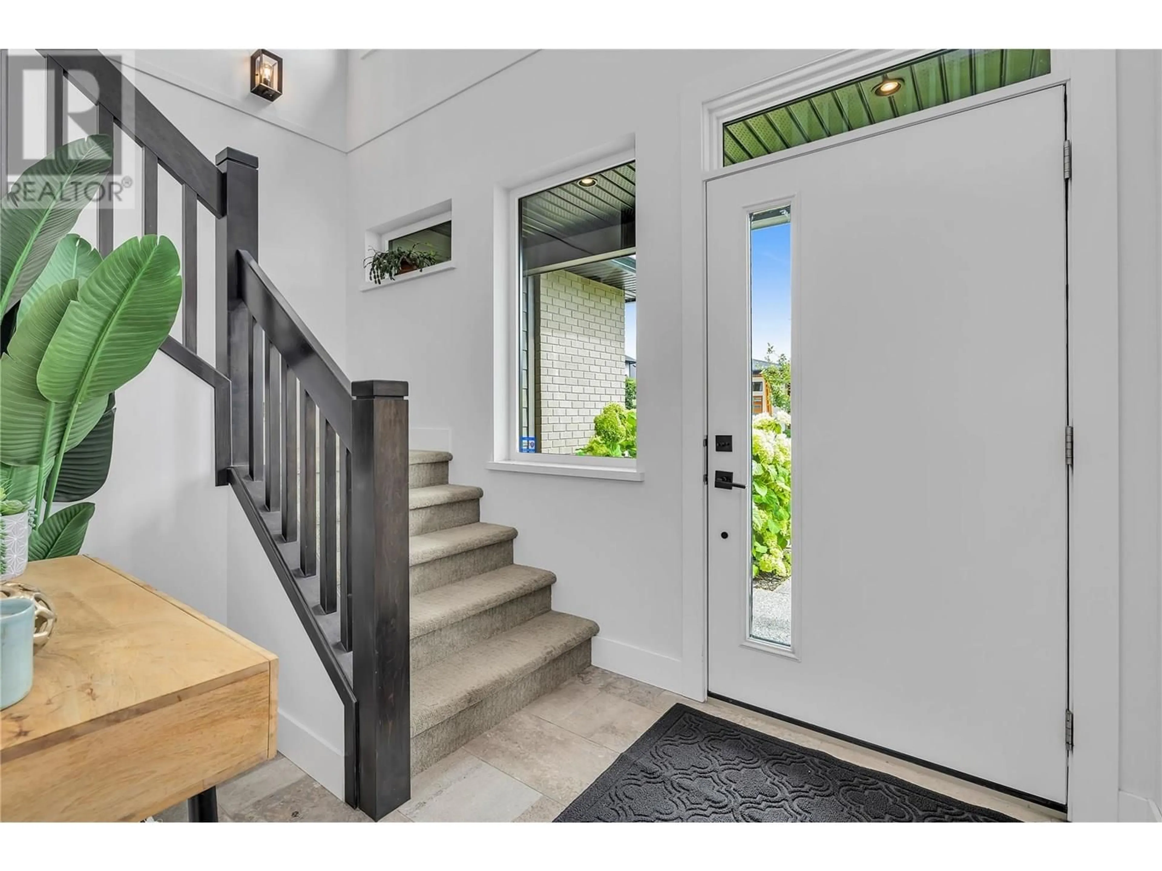 Indoor entryway for 2558 CROWN CREST DRIVE, West Kelowna British Columbia V4T3M6