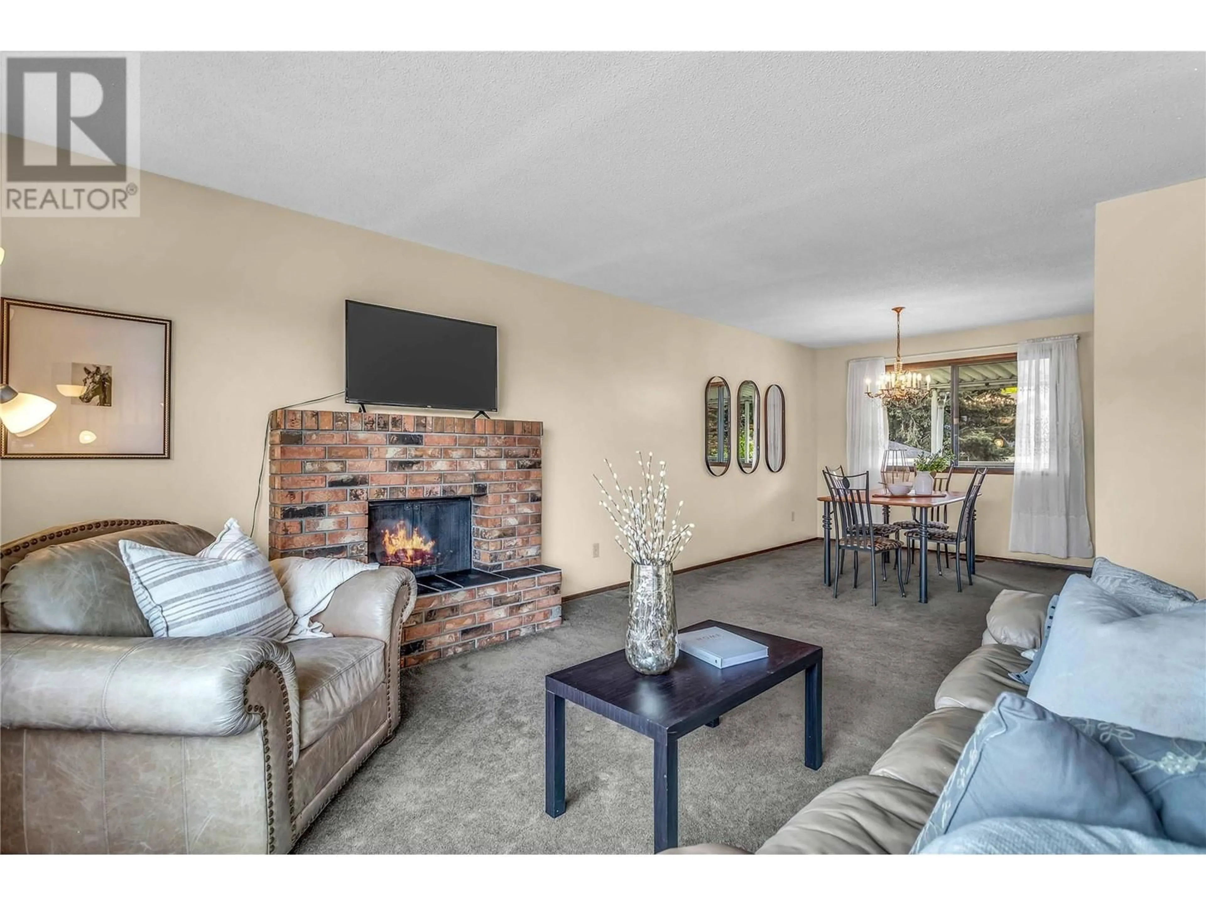 Living room with furniture, unknown for 10090 KEL VERN CRESCENT, Lake Country British Columbia V4V1L3