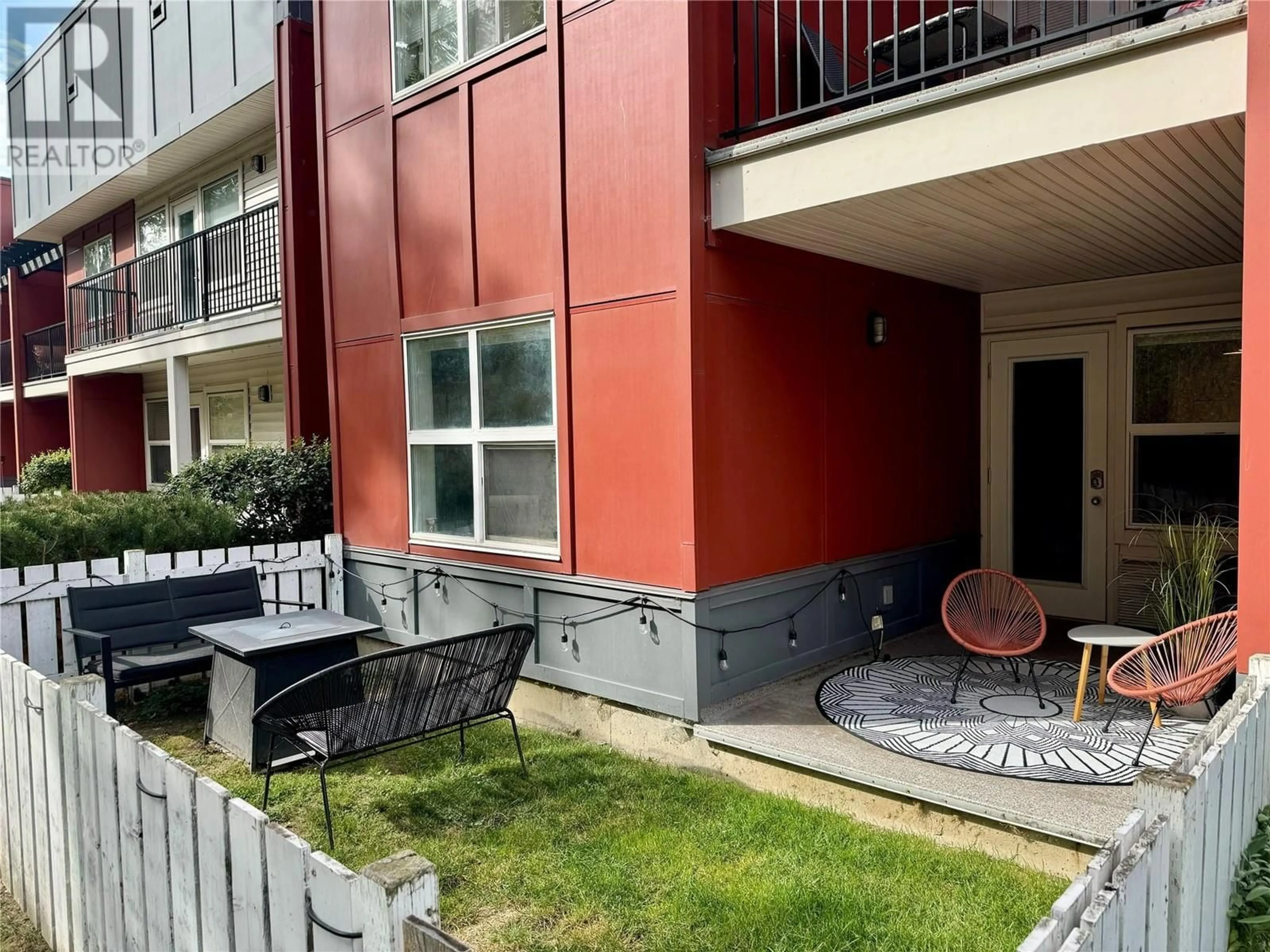 Patio, street for 210 - 1481 GLENMORE ROAD NORTH, Kelowna British Columbia V1V2C5