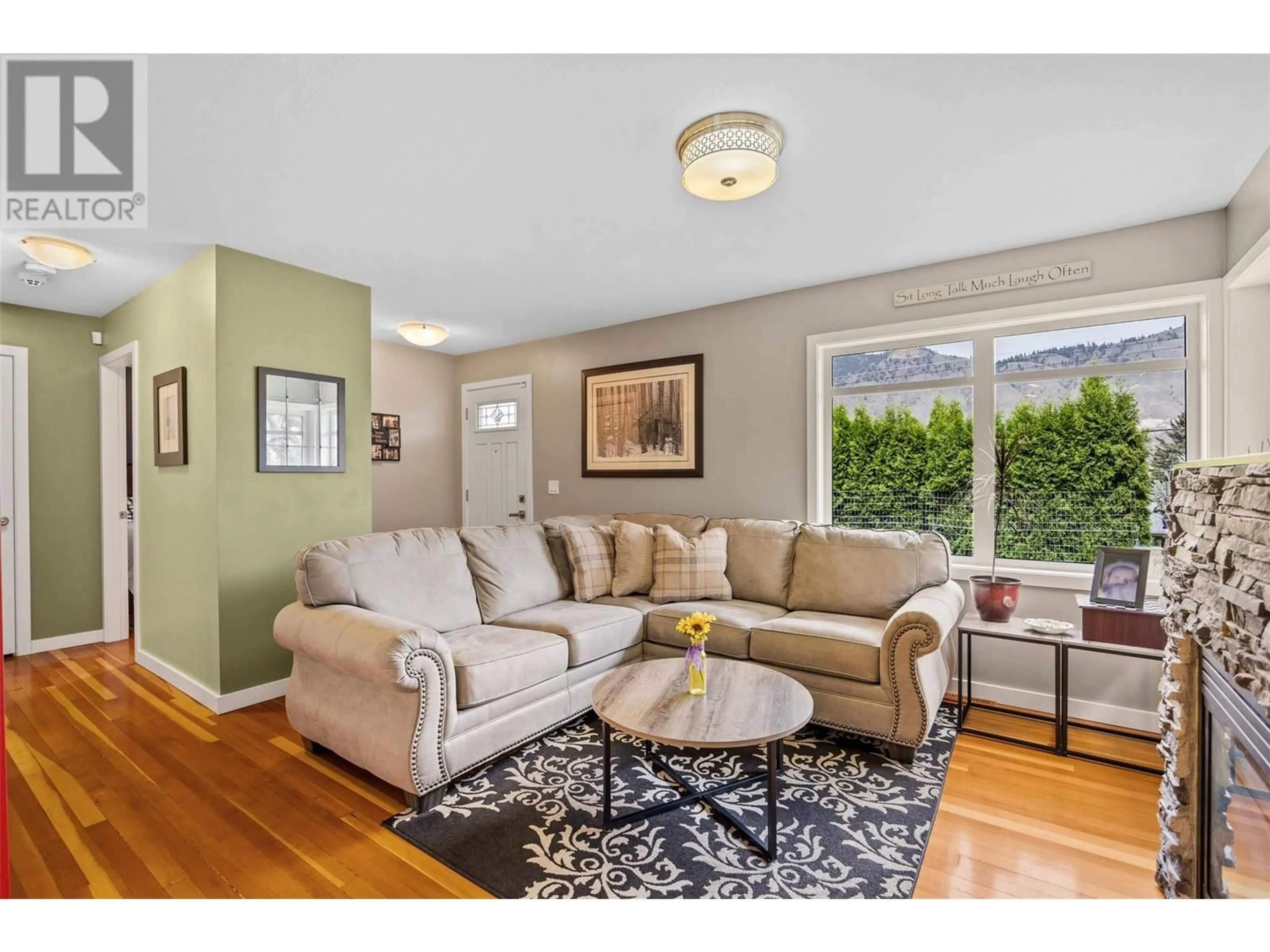 Living room with furniture, unknown for 2015 VALLEYVIEW DRIVE, Kamloops British Columbia V2C4C3