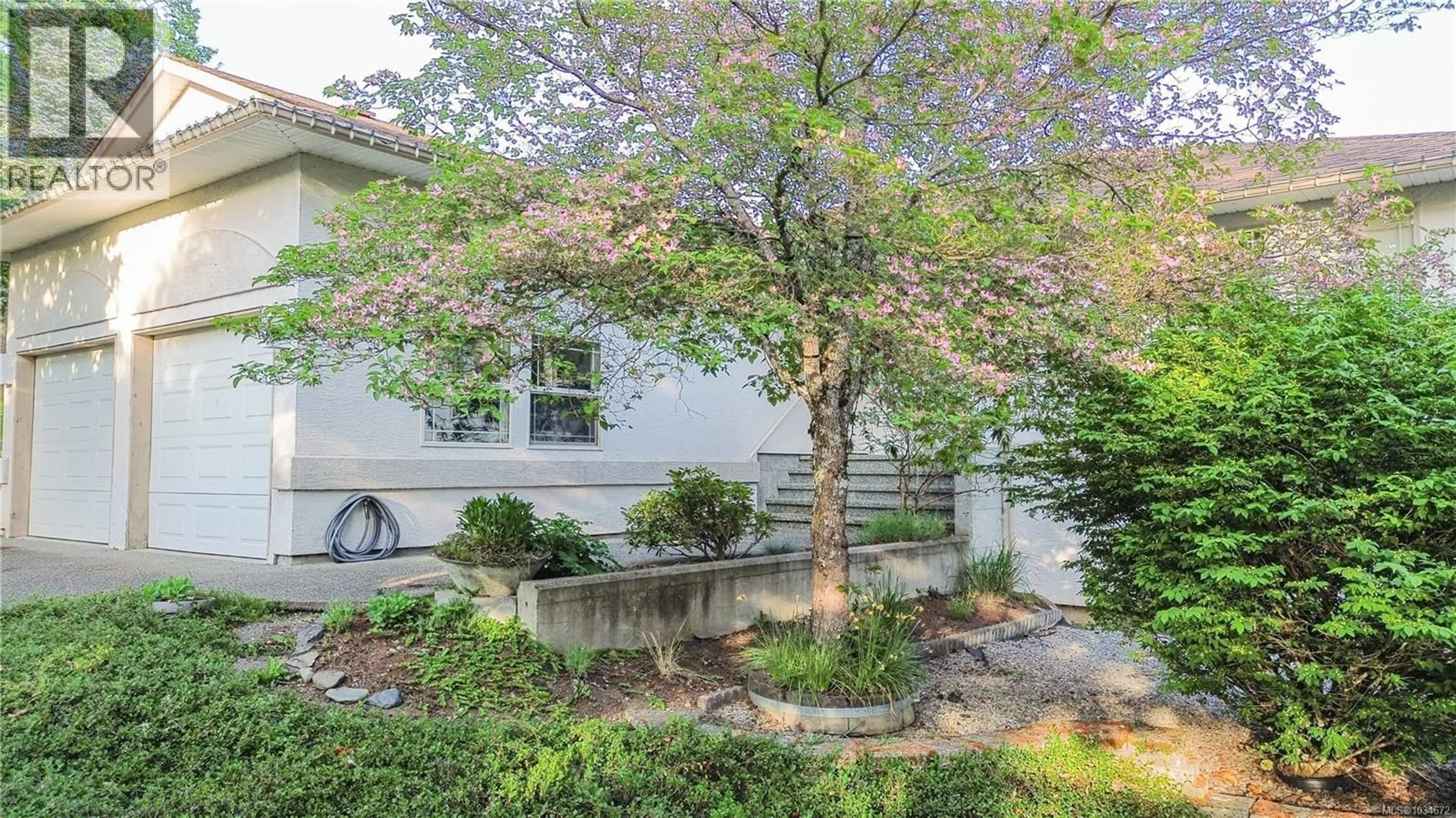Patio, street for 2564 LARKSPUR DRIVE, Duncan British Columbia V9L5G8