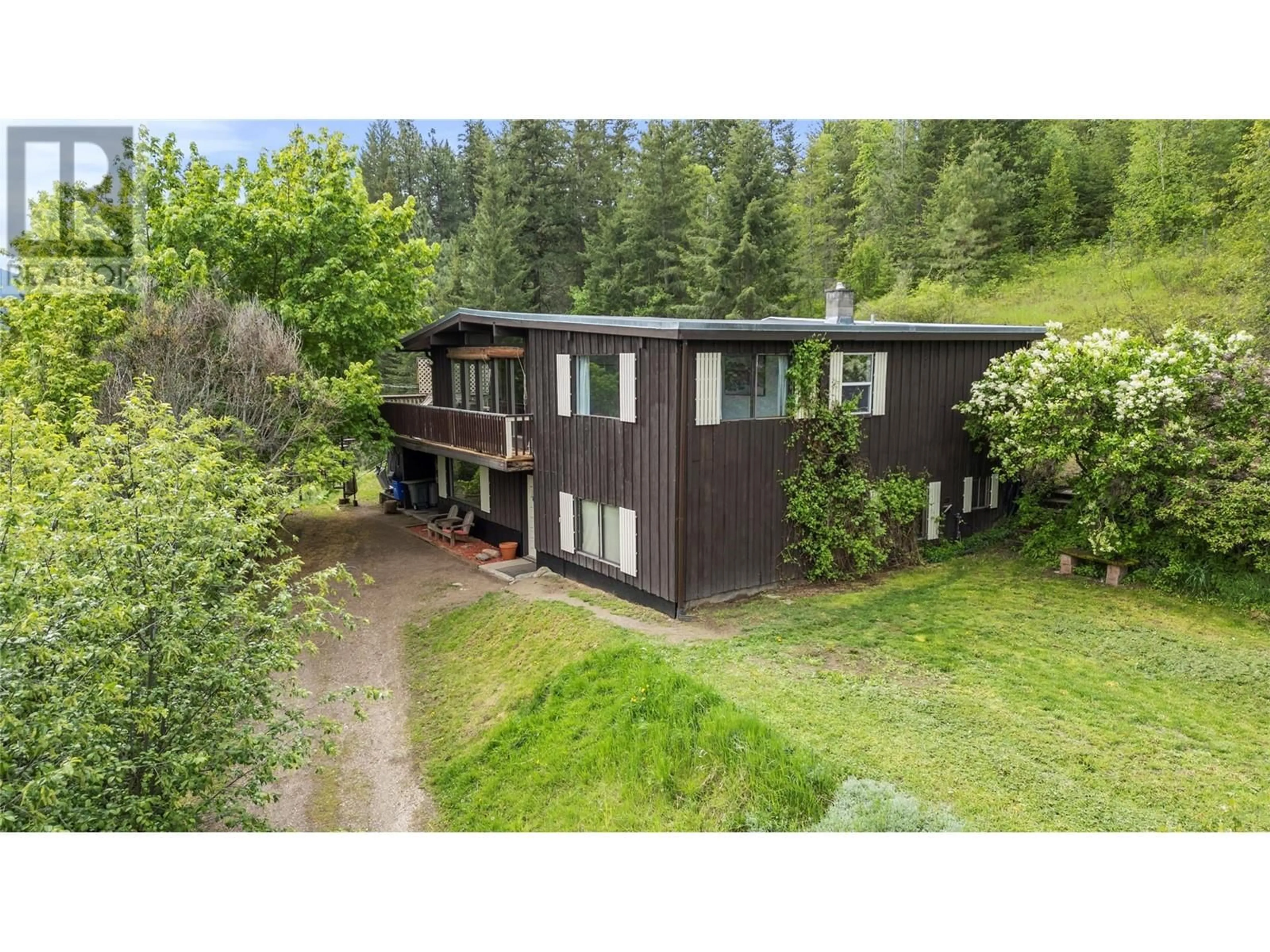 A pic from outside/outdoor area/front of a property/back of a property/a pic from drone, unknown for 3068 YANKEE FLATS ROAD, Salmon Arm British Columbia V1E3K6
