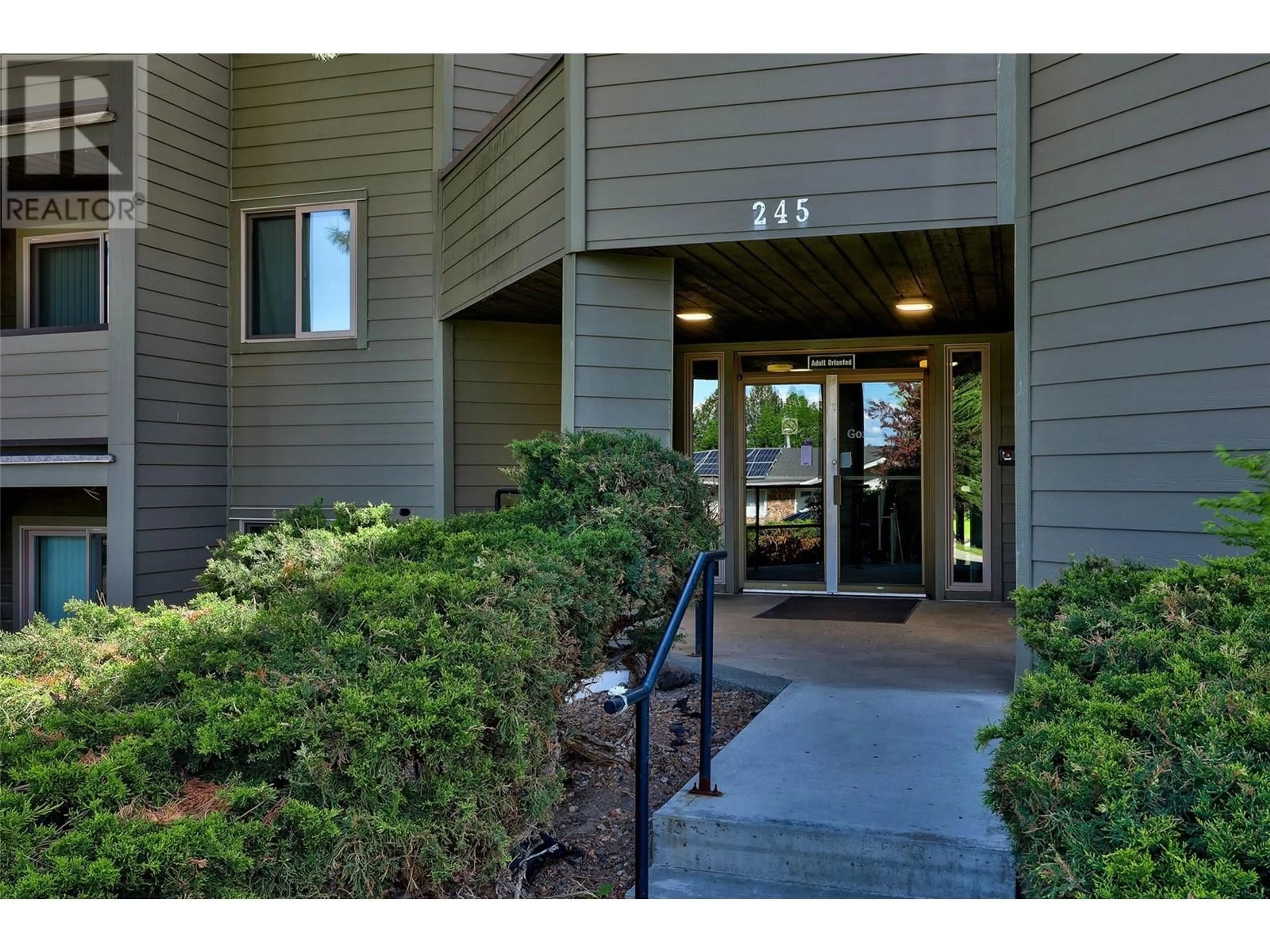 Indoor entryway for 223 - 245 GORDONHORN CRESCENT, Kamloops British Columbia V2E1G5