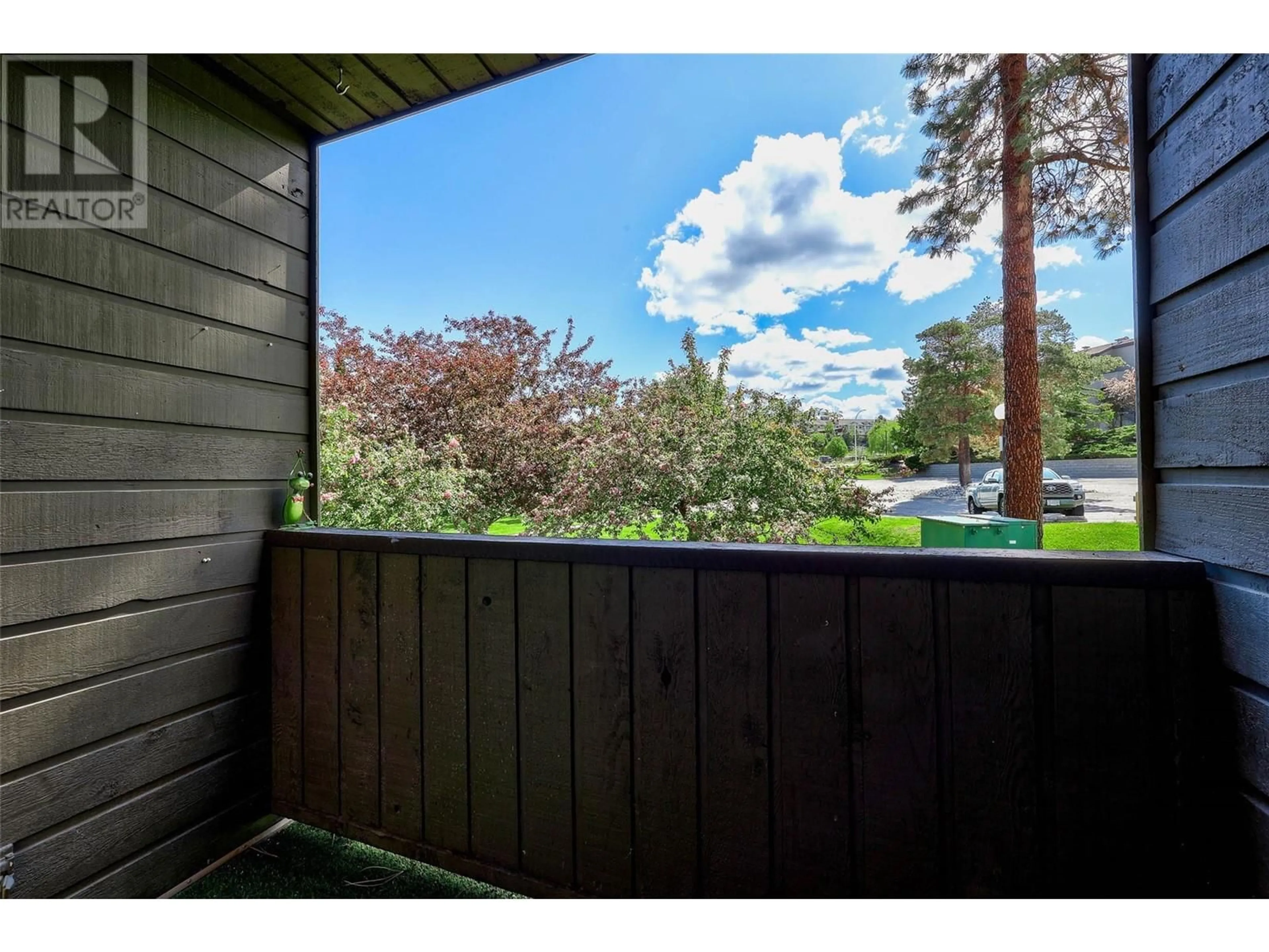 Patio, forest/trees view for 223 - 245 GORDONHORN CRESCENT, Kamloops British Columbia V2E1G5