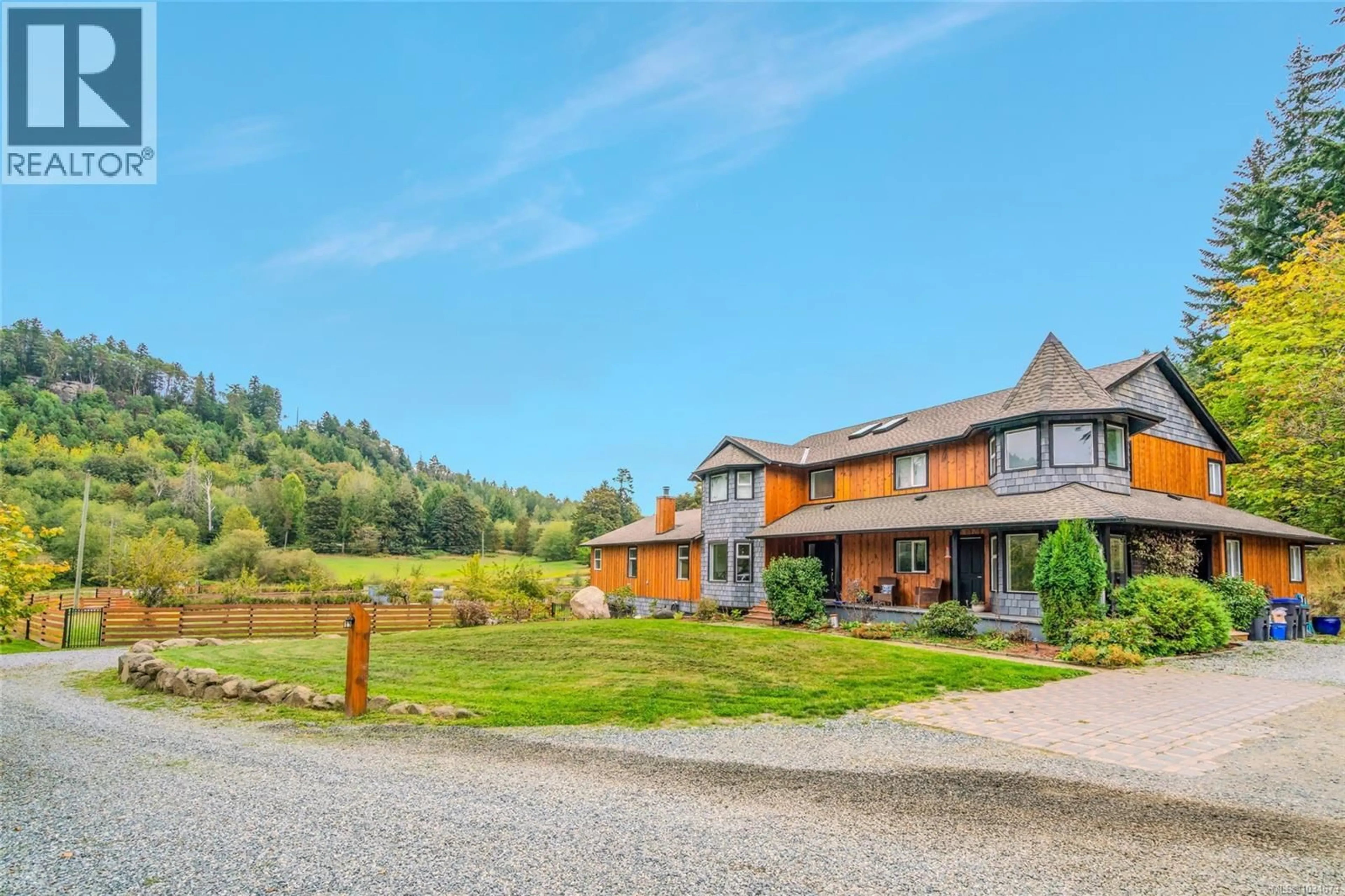 A pic from outside/outdoor area/front of a property/back of a property/a pic from drone, unknown for 1675 KELSIE ROAD, Nanaimo British Columbia V9X1H7