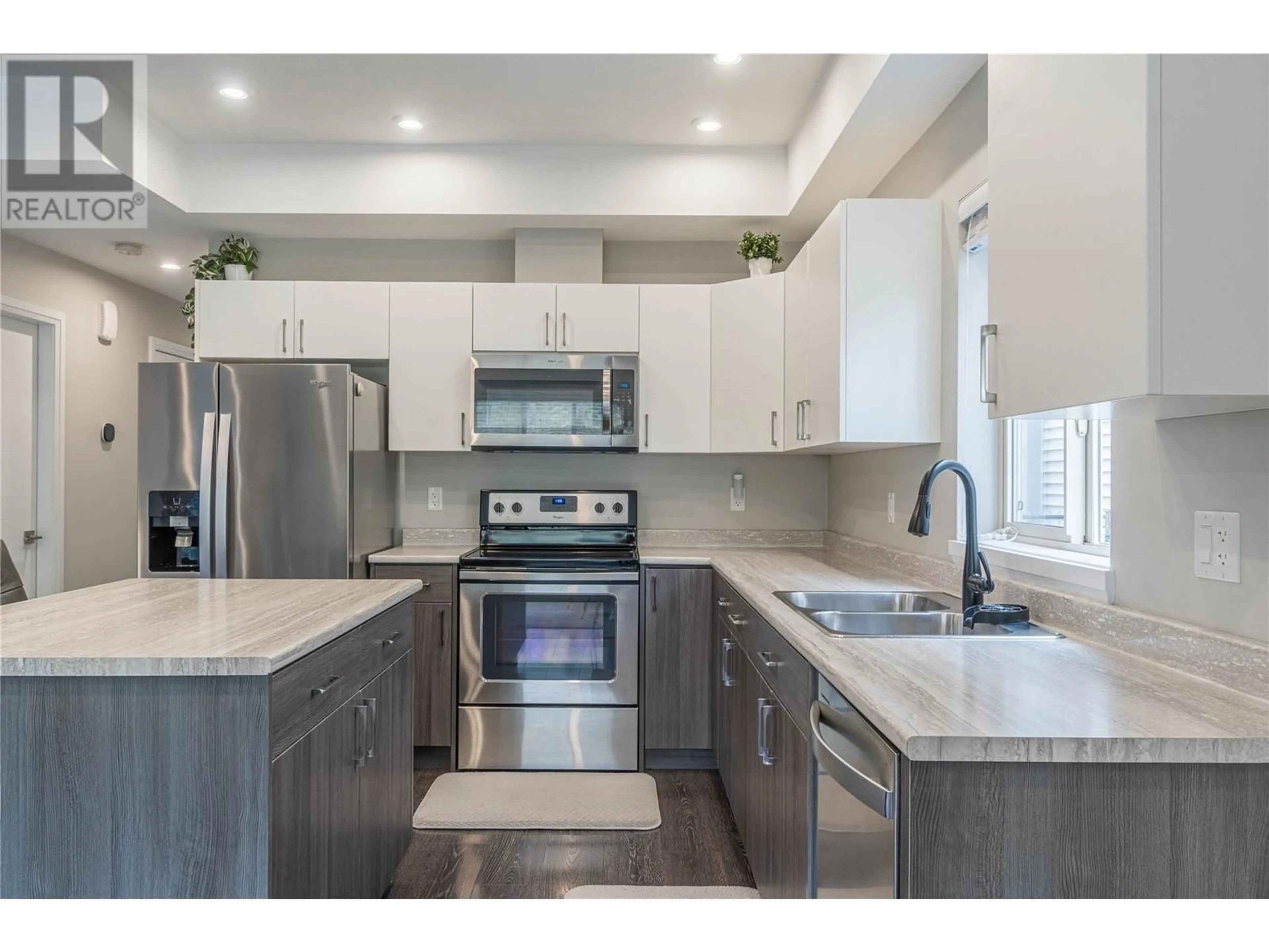 Open concept kitchen, ceramic/tile floor for 160 - 1850 HUGH ALLAN DRIVE, Kamloops British Columbia V1S0C8
