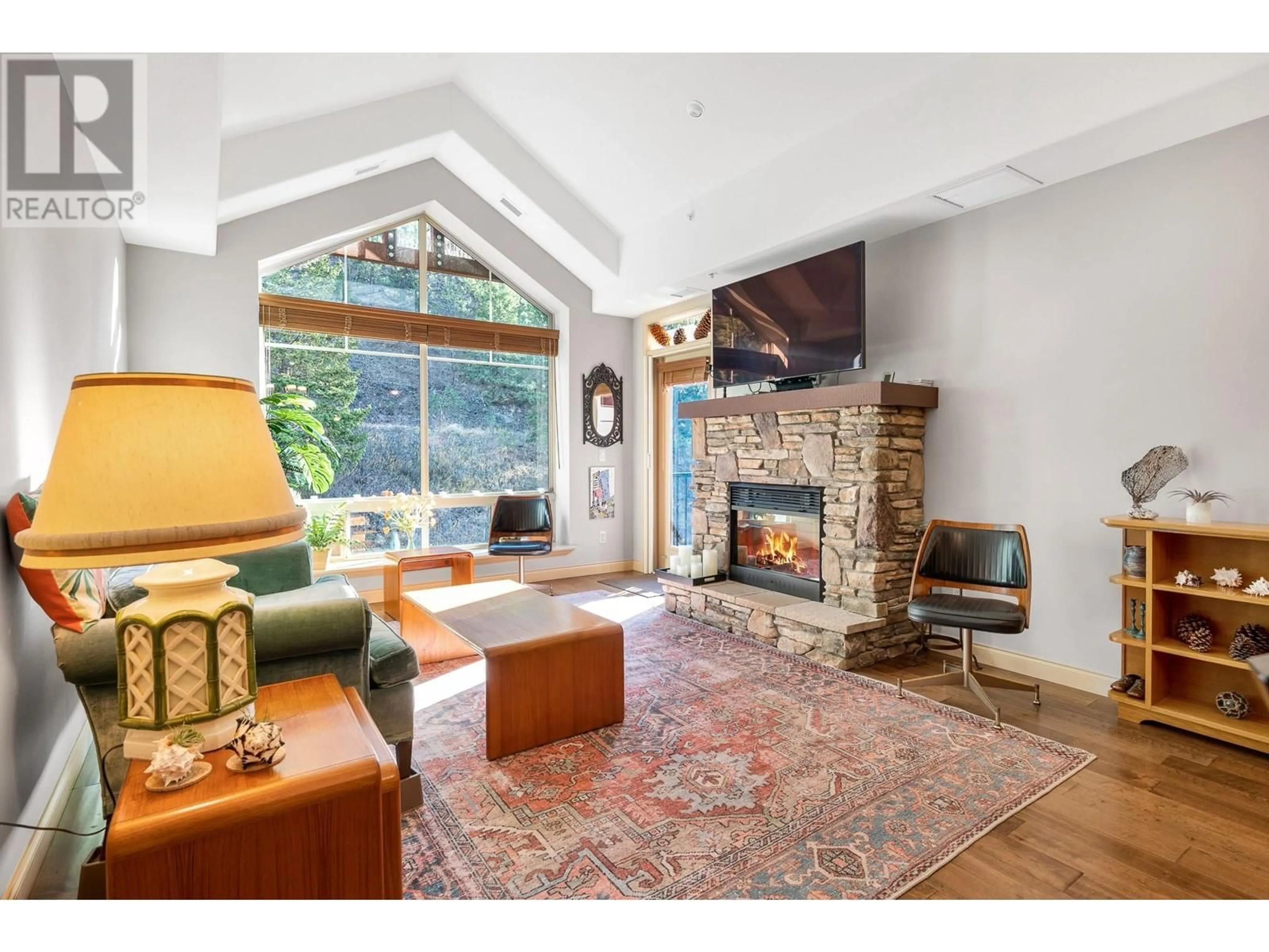 Living room with furniture, unknown for 305 - 2780 AUBURN ROAD, West Kelowna British Columbia V4T4C2