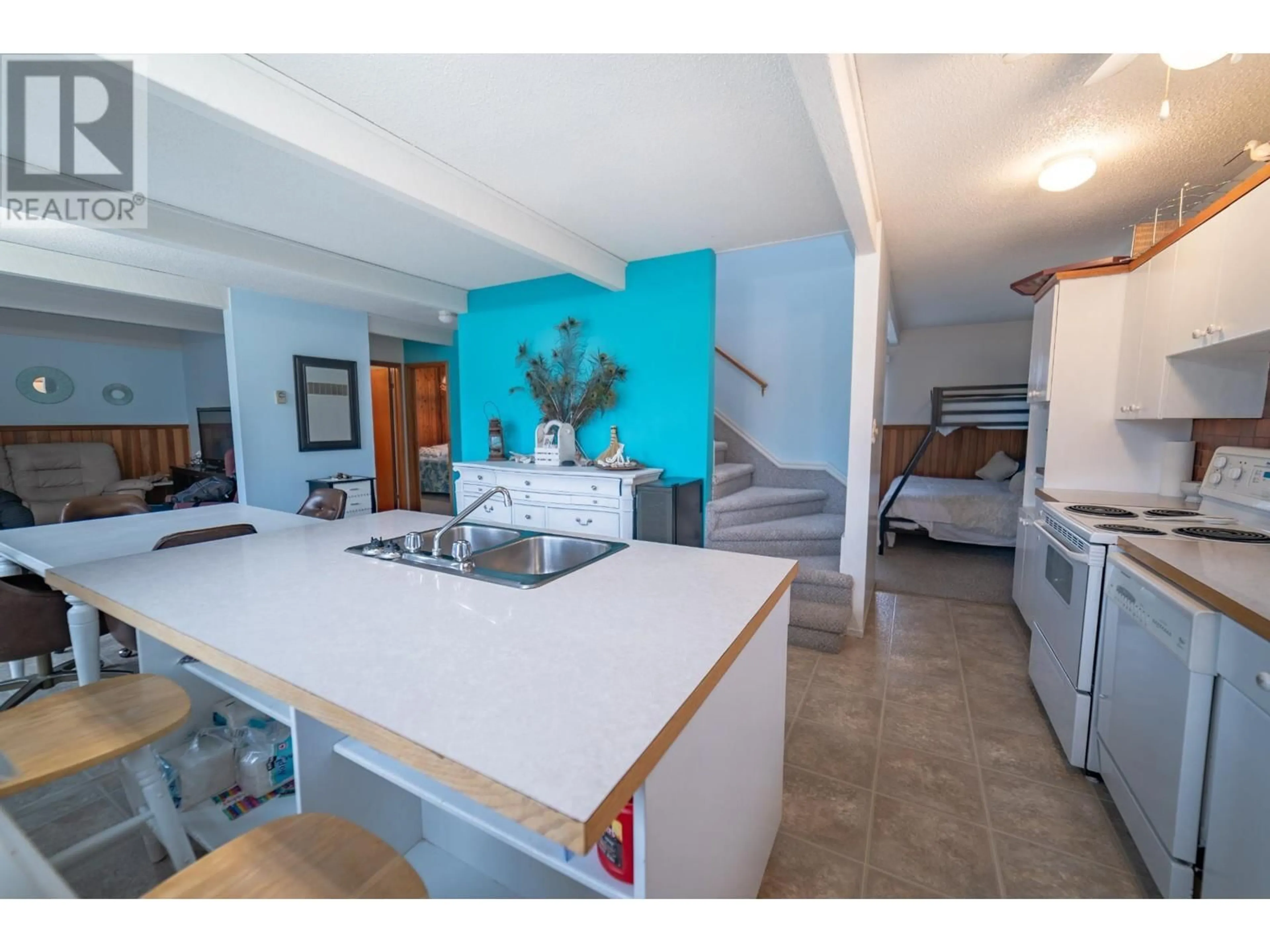 Open concept kitchen, unknown for 309 FOWLER STREET, Riondel British Columbia V0B2B0