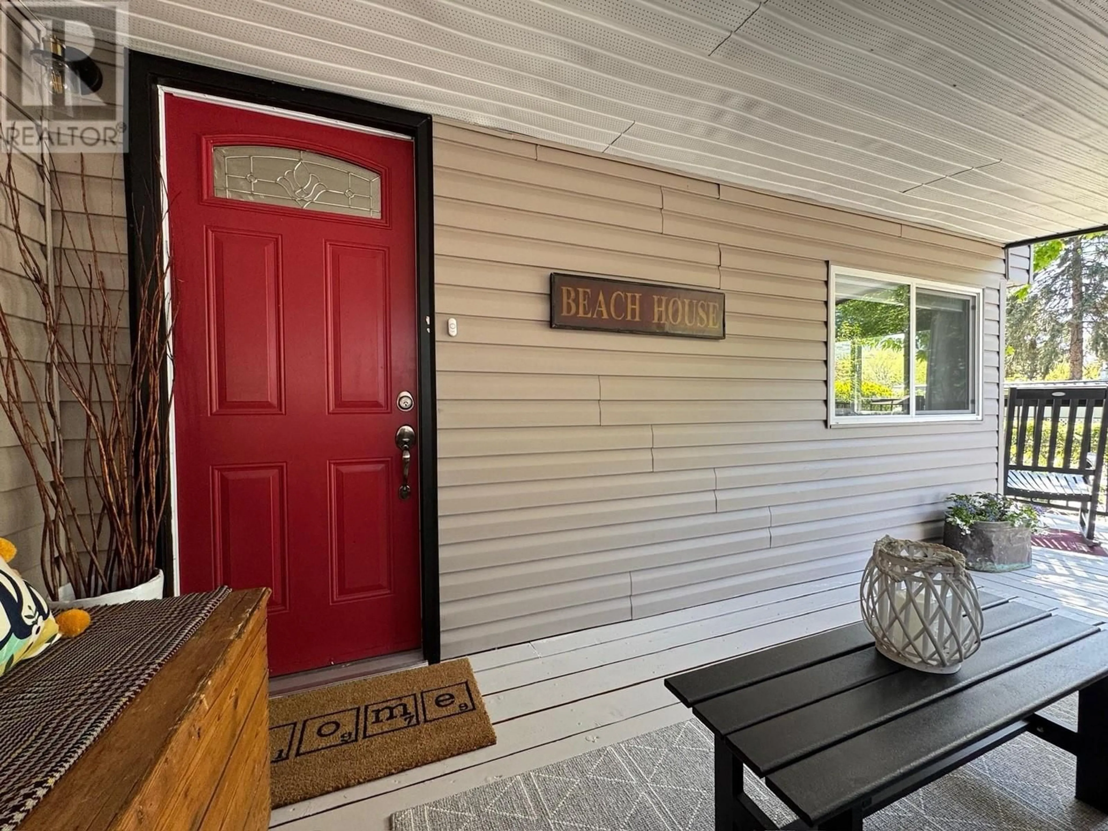 Indoor entryway for 11 - 197 DAUPHIN AVENUE, Penticton British Columbia V2A3S3
