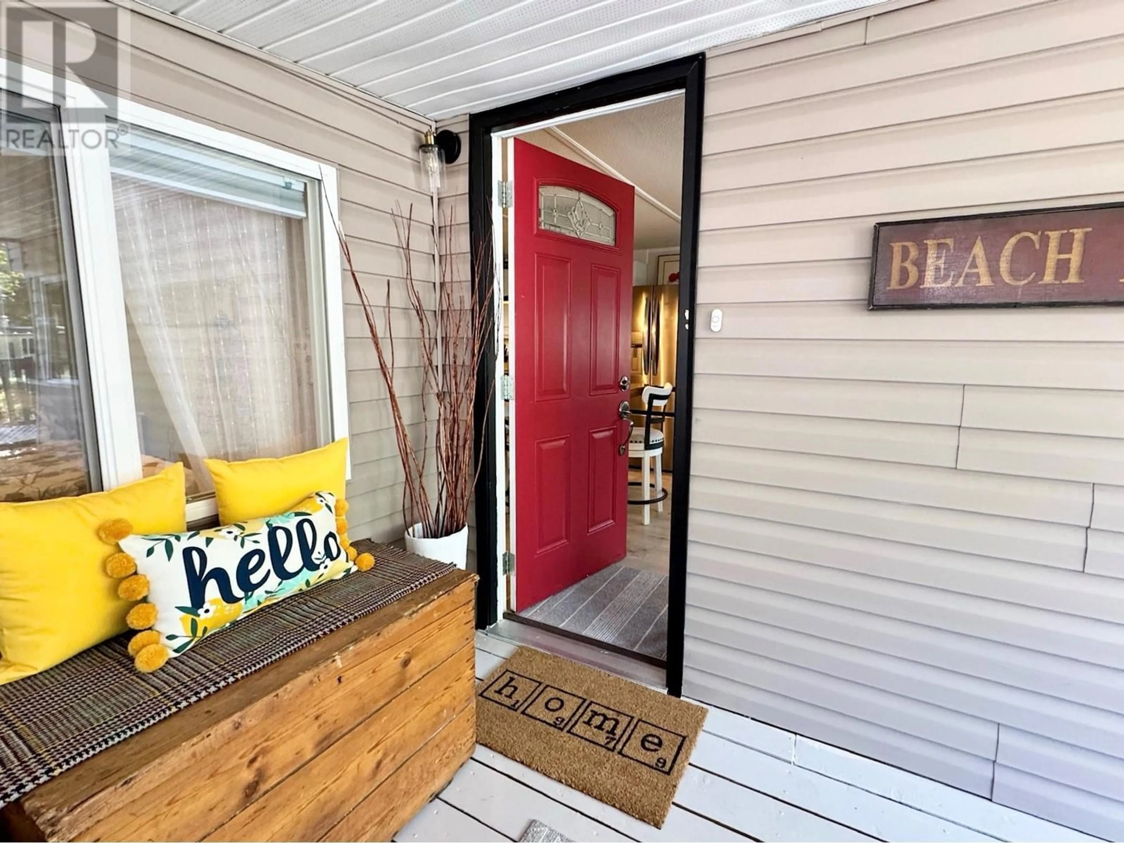 Indoor entryway for 11 - 197 DAUPHIN AVENUE, Penticton British Columbia V2A3S3