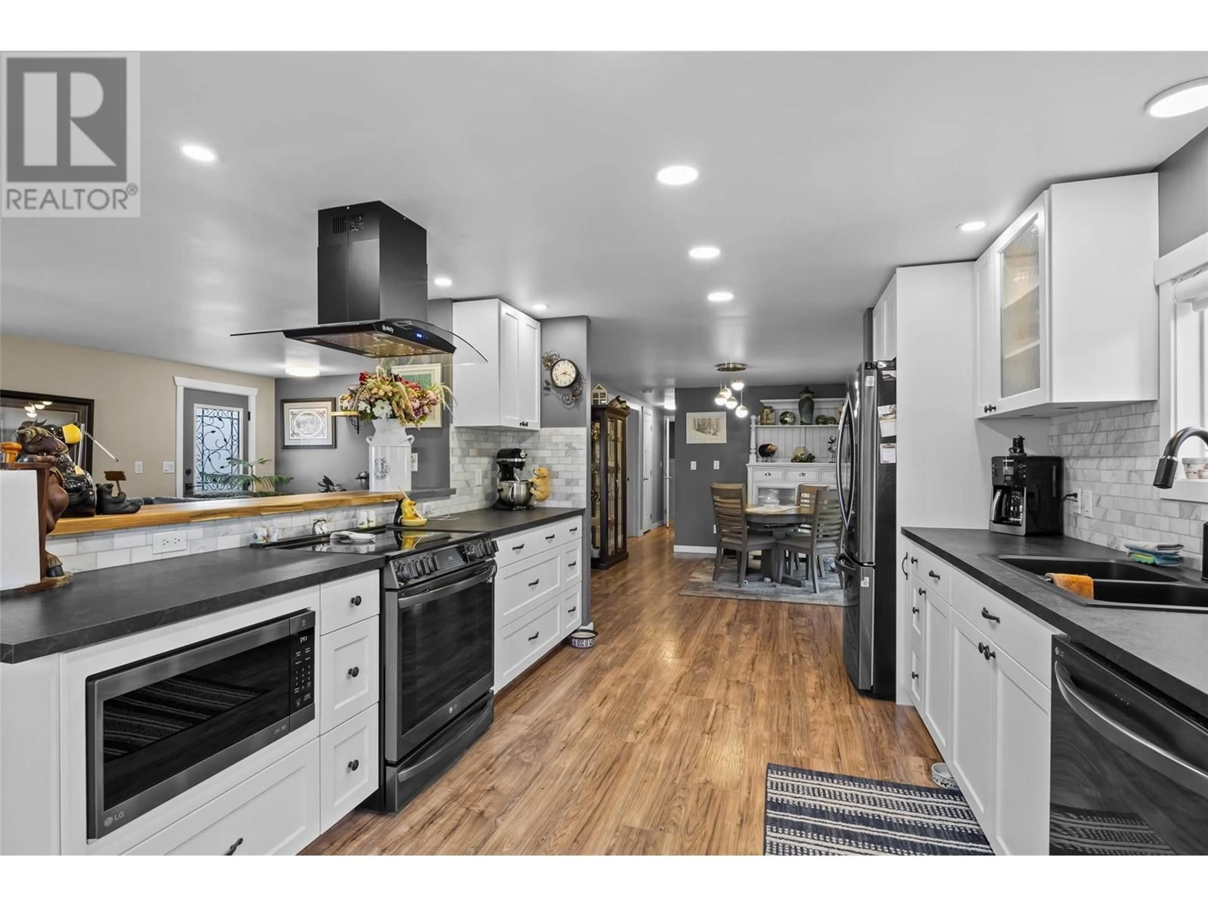 Open concept kitchen, unknown for 518 PINE STREET, Chase British Columbia V0E1M0
