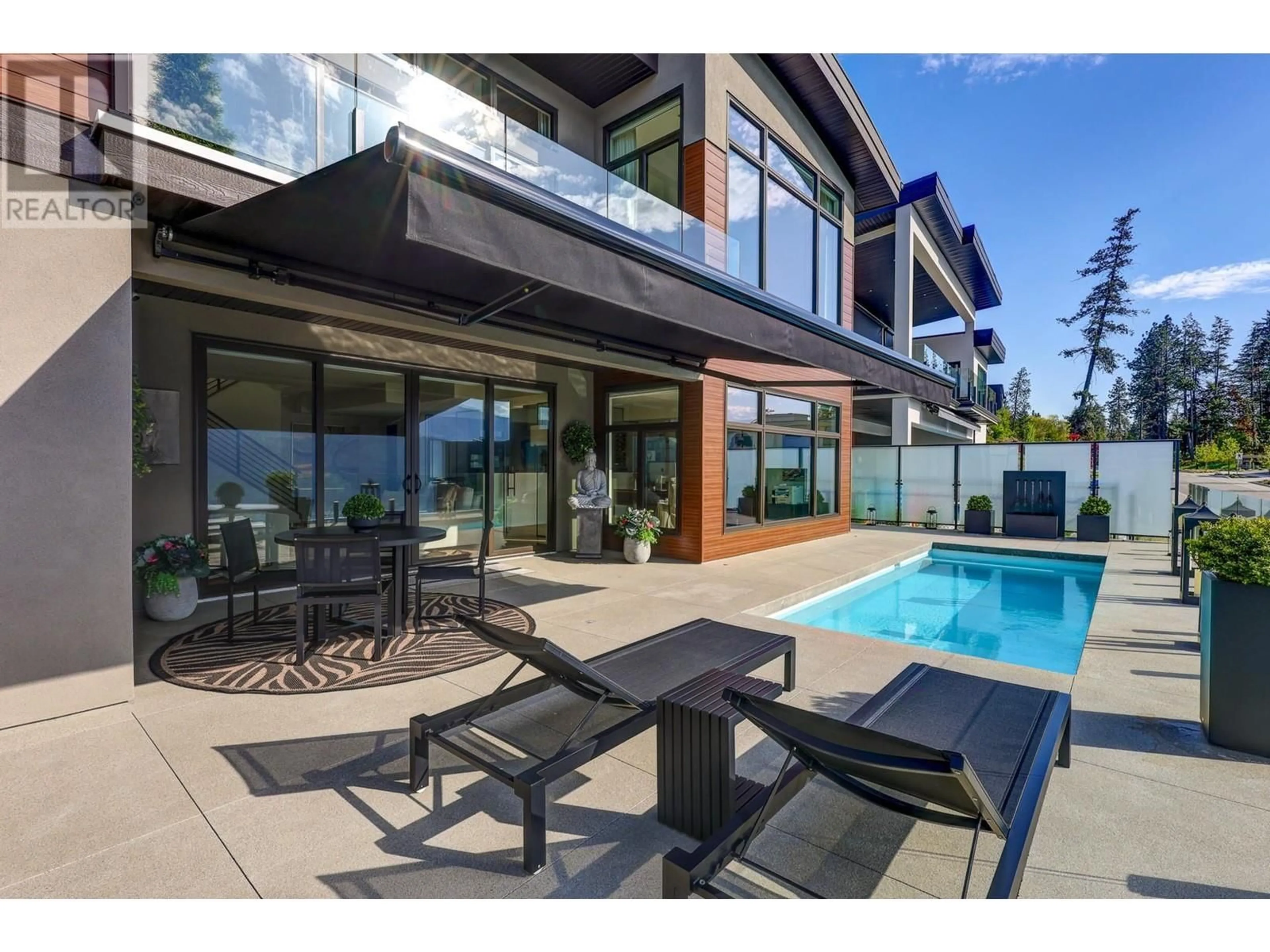 Patio, water/lake/river/ocean view for 544 CLIFTON LANE, Kelowna British Columbia V1V0B7