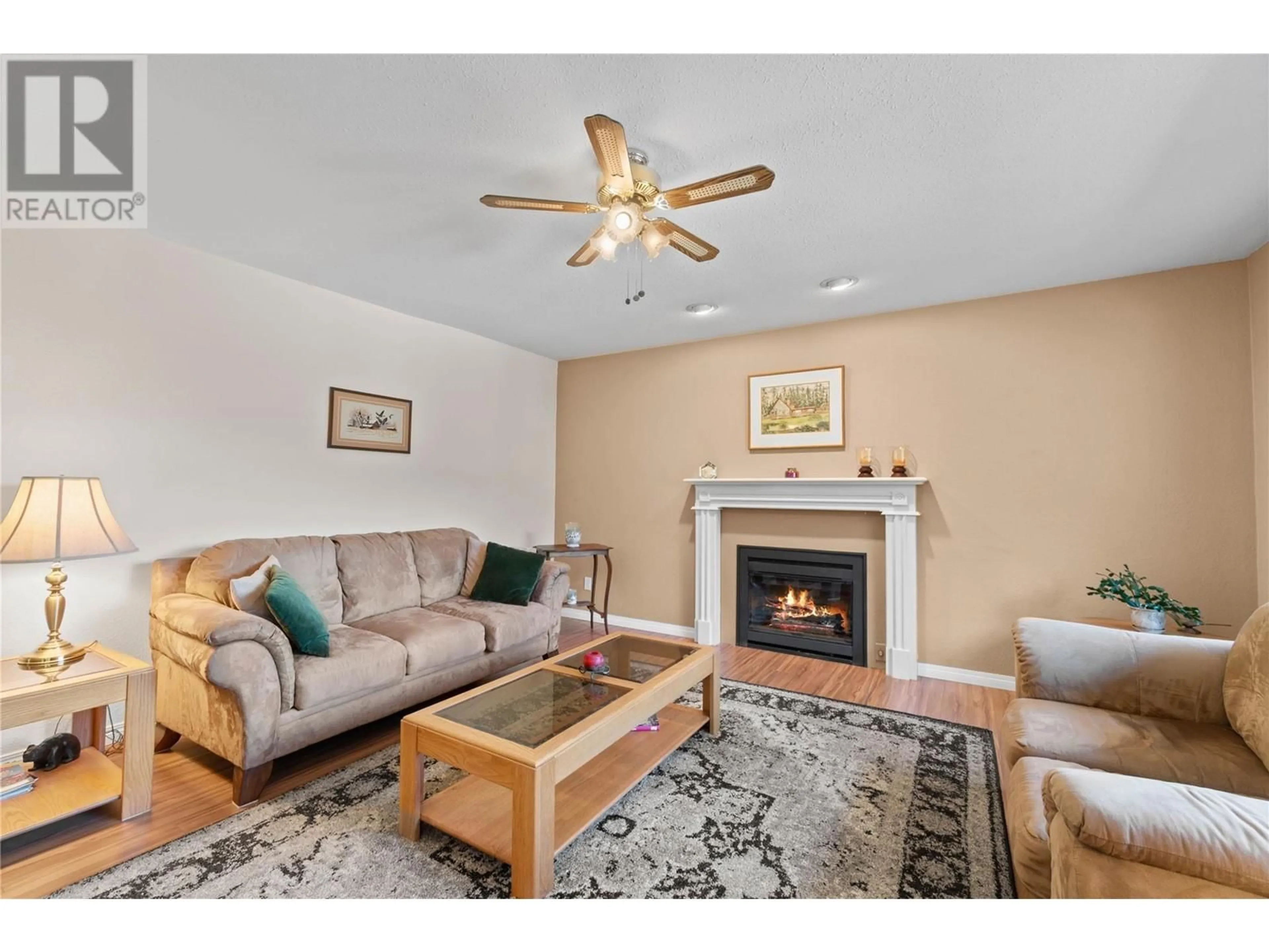 Living room with furniture, unknown for 20 - 2592 ALPEN PARADIES ROAD, Blind Bay British Columbia V0E1H1