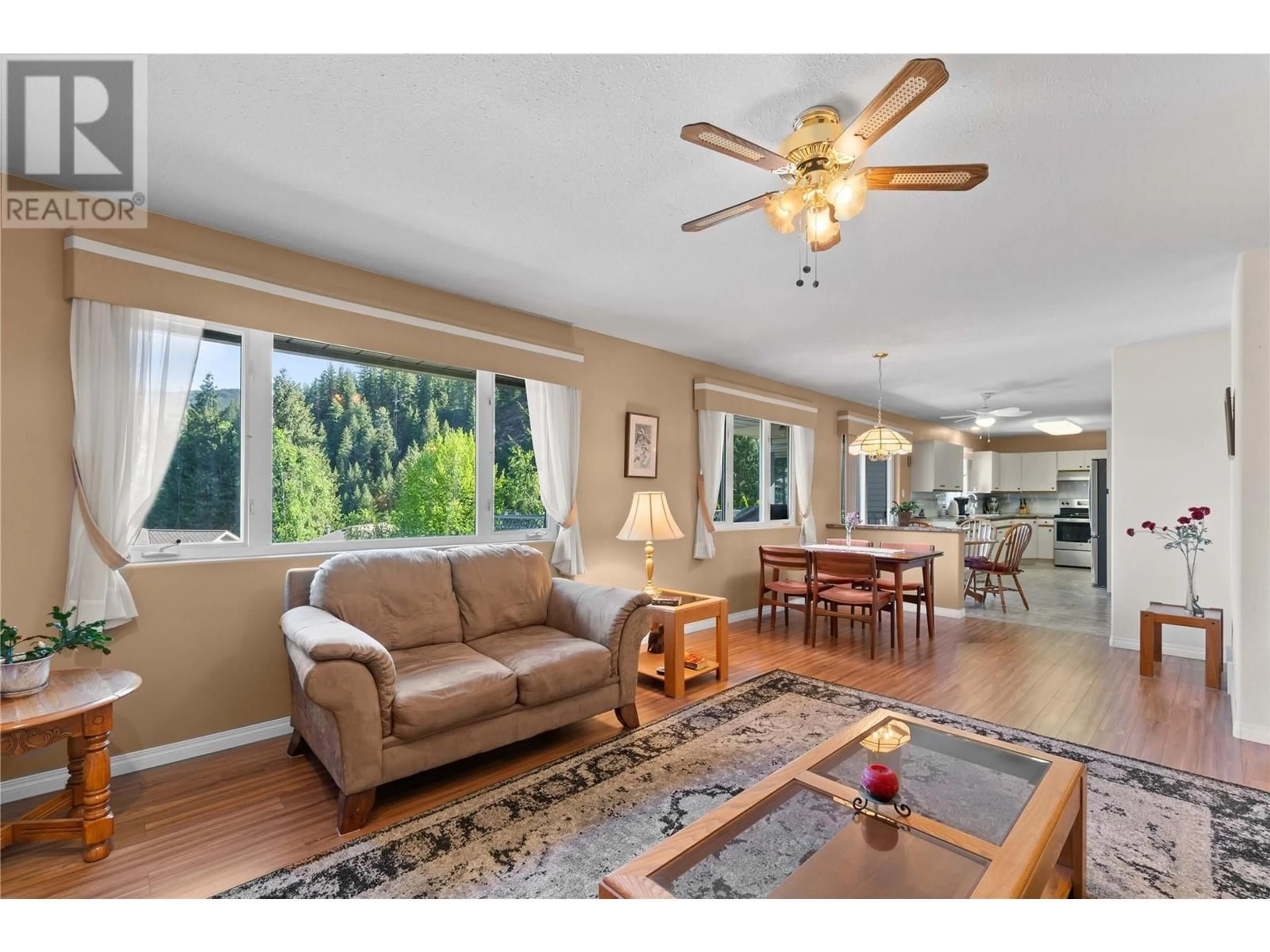 Living room with furniture, unknown for 20 - 2592 ALPEN PARADIES ROAD, Blind Bay British Columbia V0E1H1